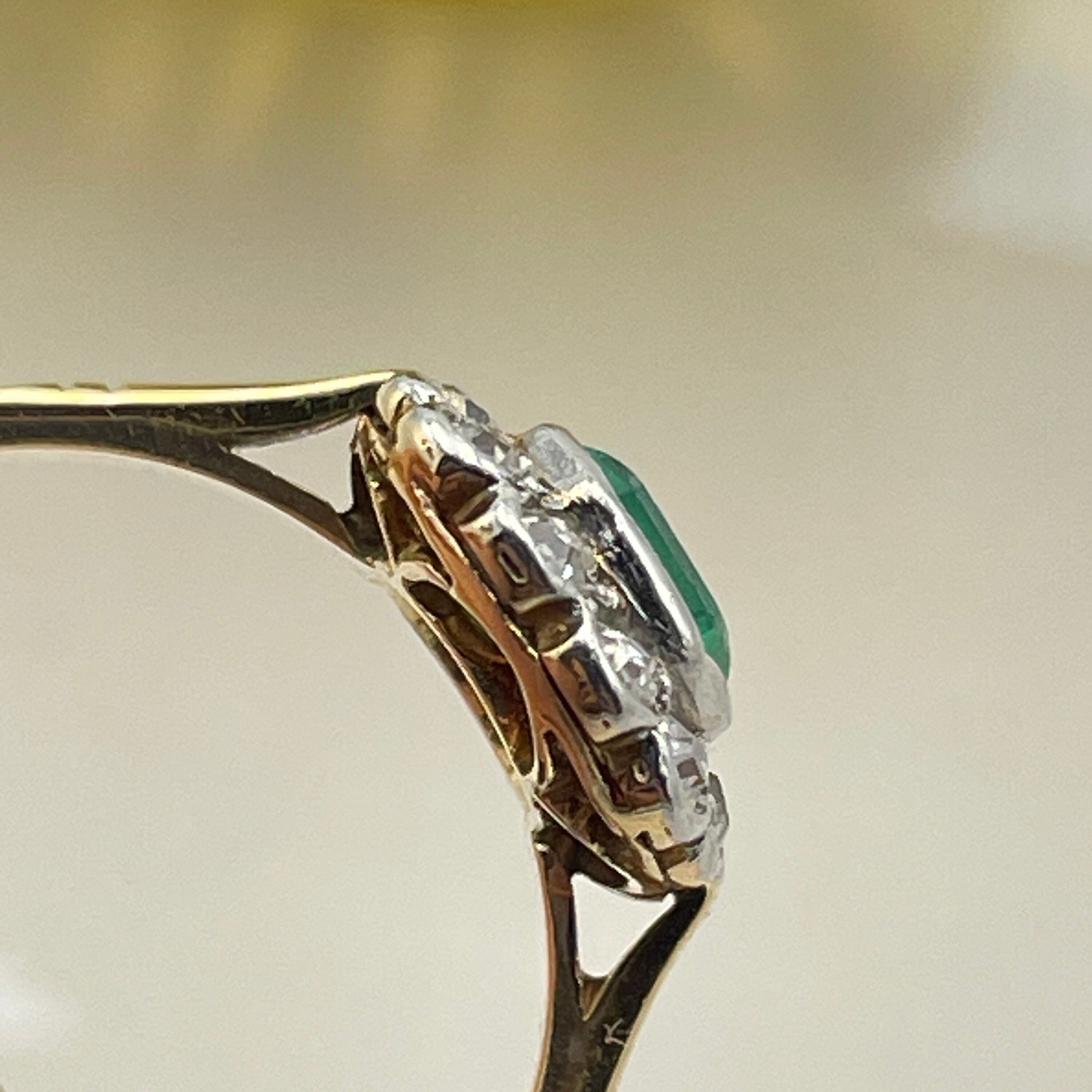 1920s, Art Deco, Emerald, Old Cut Diamond, 18ct Gold, Cluster Ring