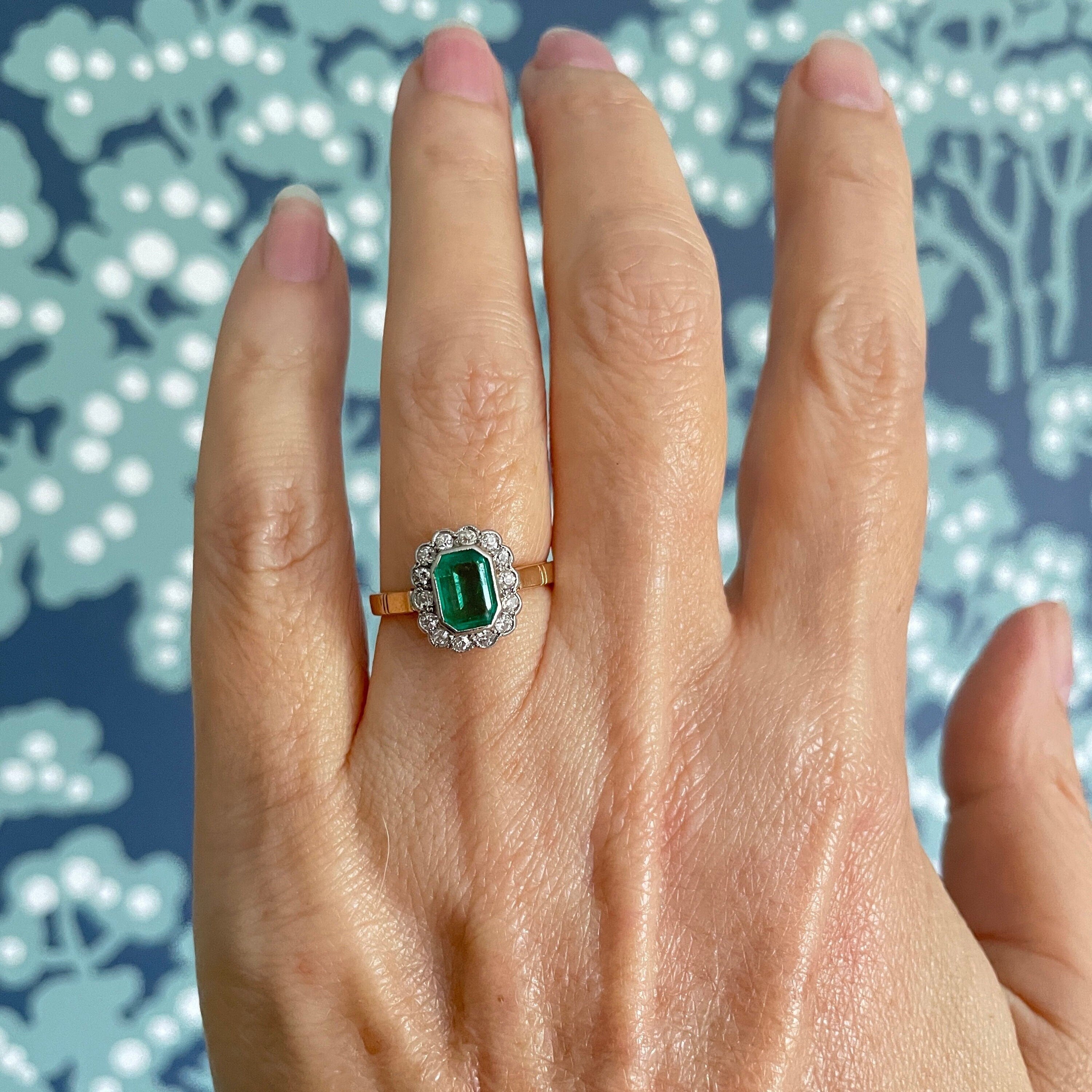 1920s, Art Deco, Emerald, Old Cut Diamond, 18ct Gold, Cluster Ring