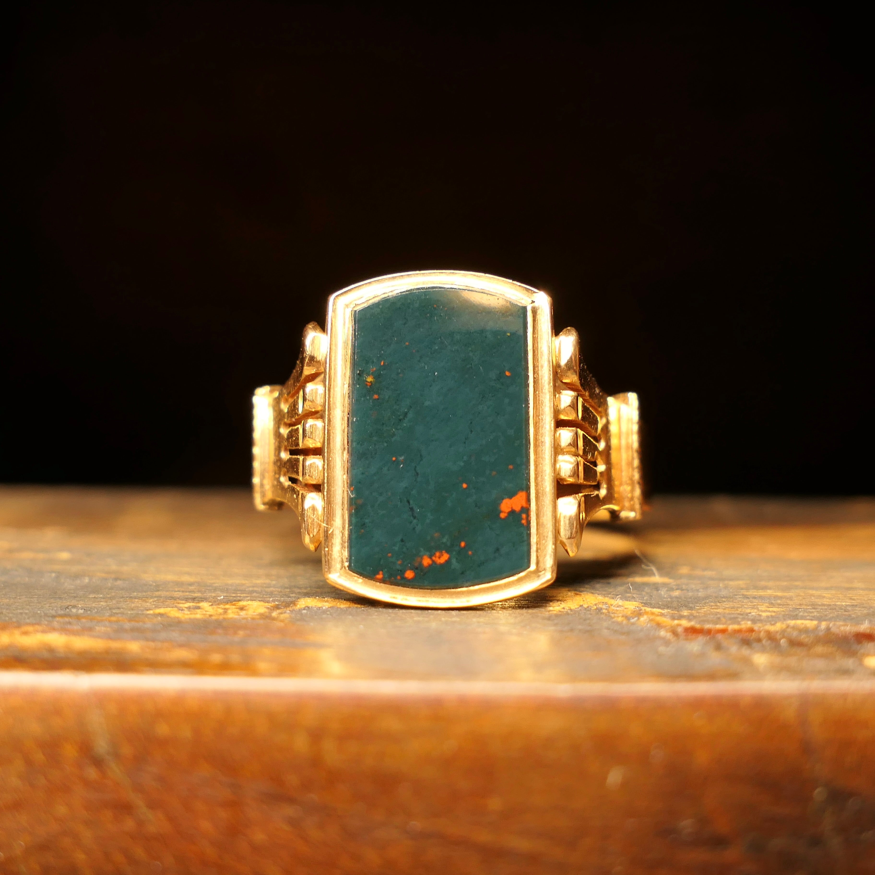 Antique, Gents, 18ct Gold, Bloodstone Signet Ring