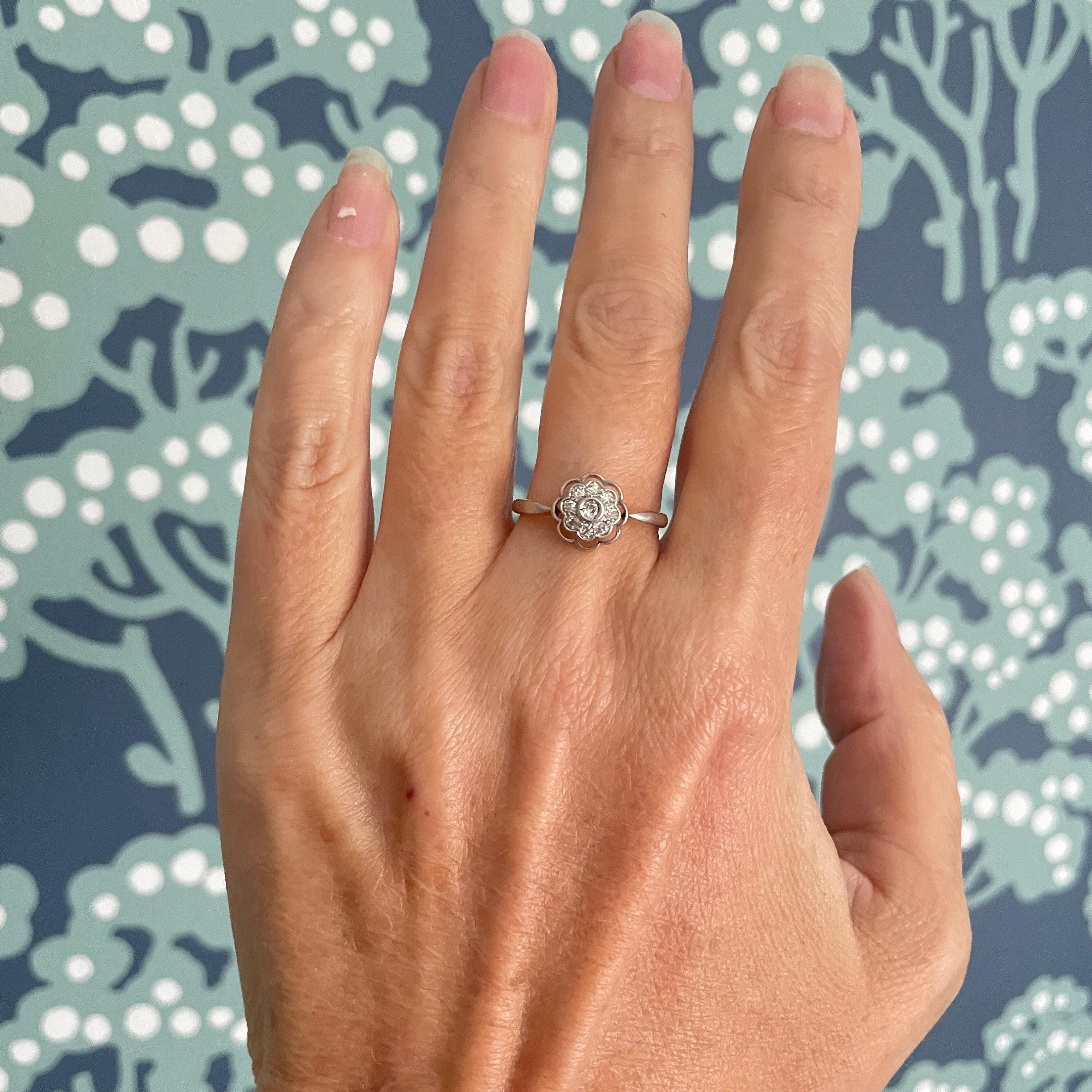 Antique 18ct Gold & Platinum Diamond Daisy Cluster Ring