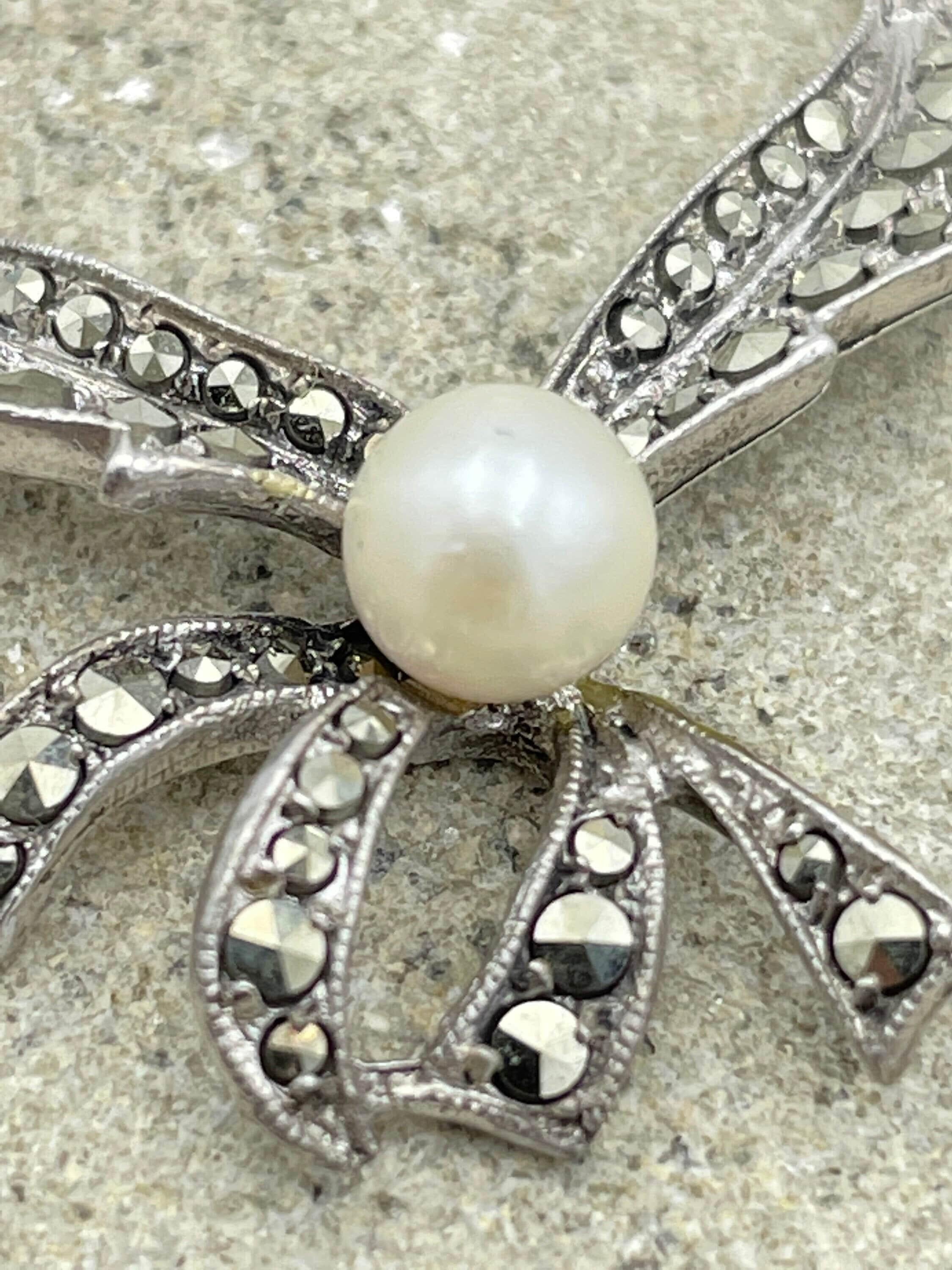 Vintage sterling silver marcasite and cultured pearl pendant chain necklace c1950s