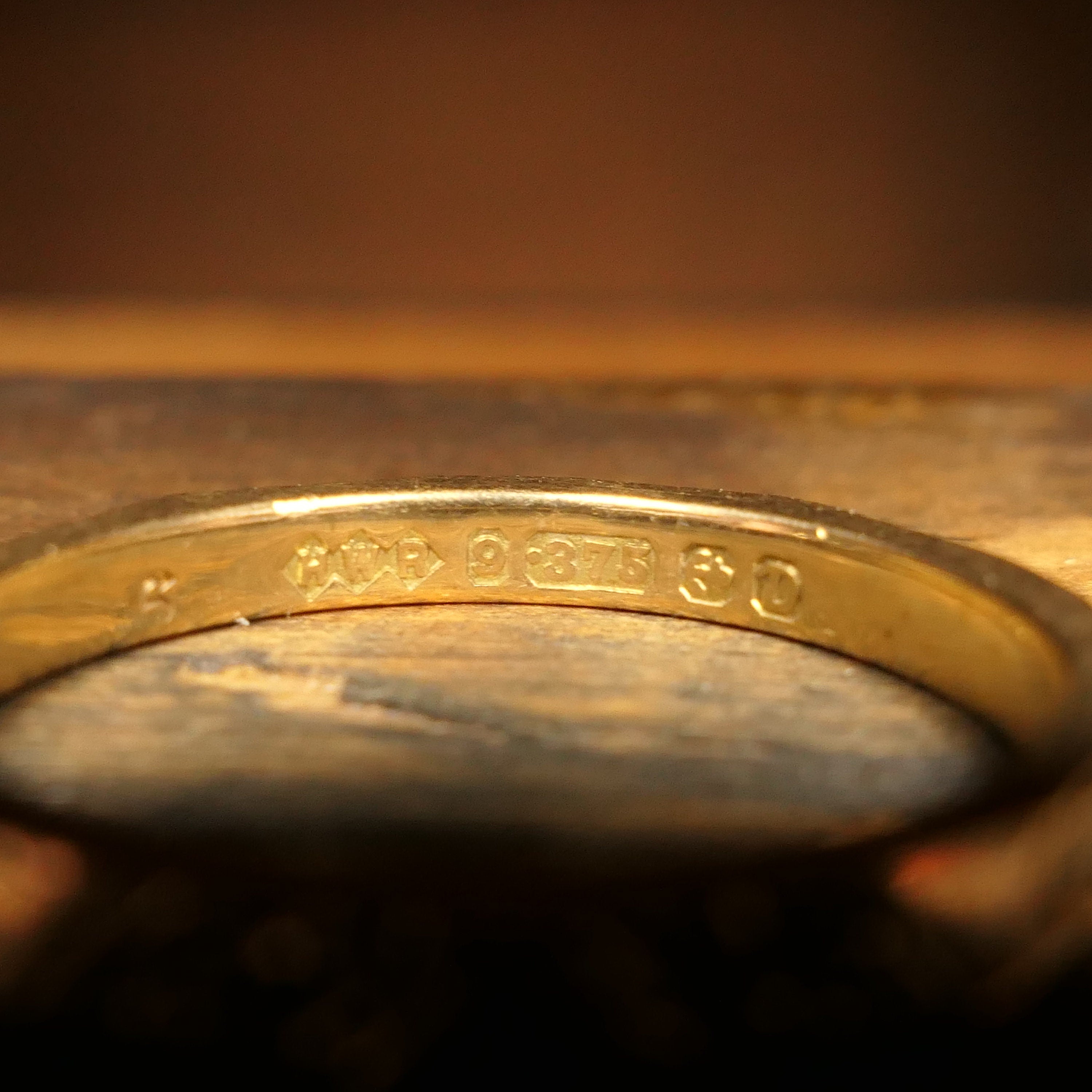 1950s Vintage 9ct Gold Faceted Band Ring. Hallmarked 1953