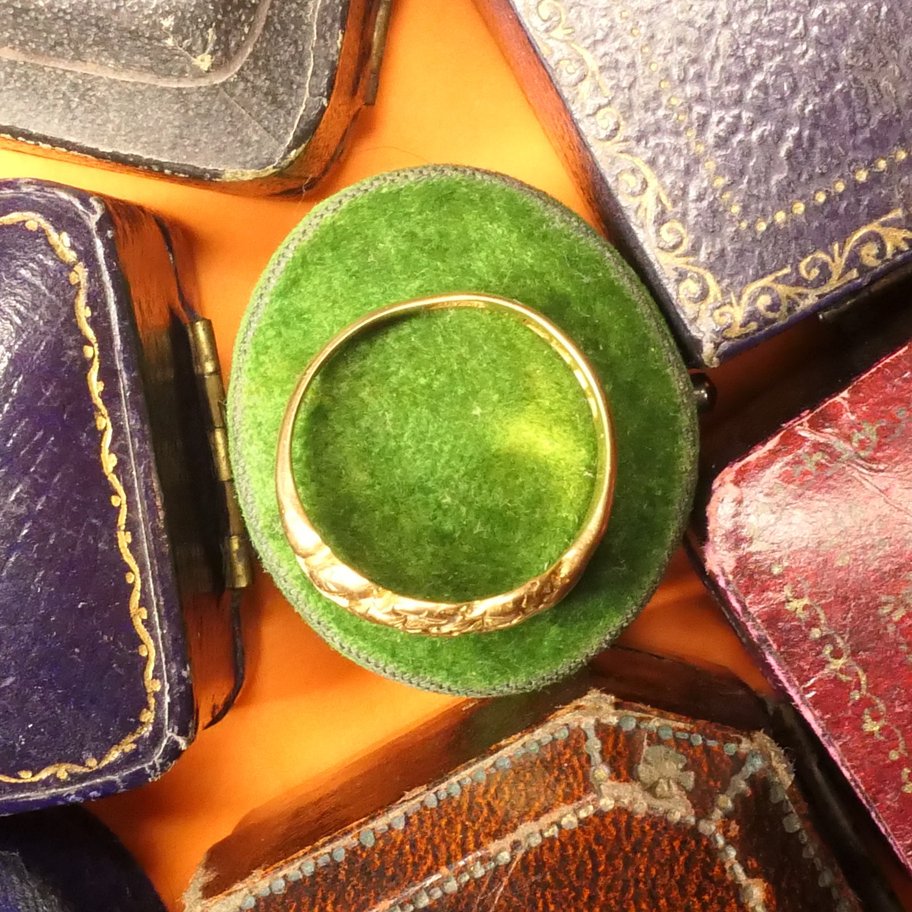 Antique, 18ct Gold, Forget me nots, Keeper Ring, Hallmarked in 1919