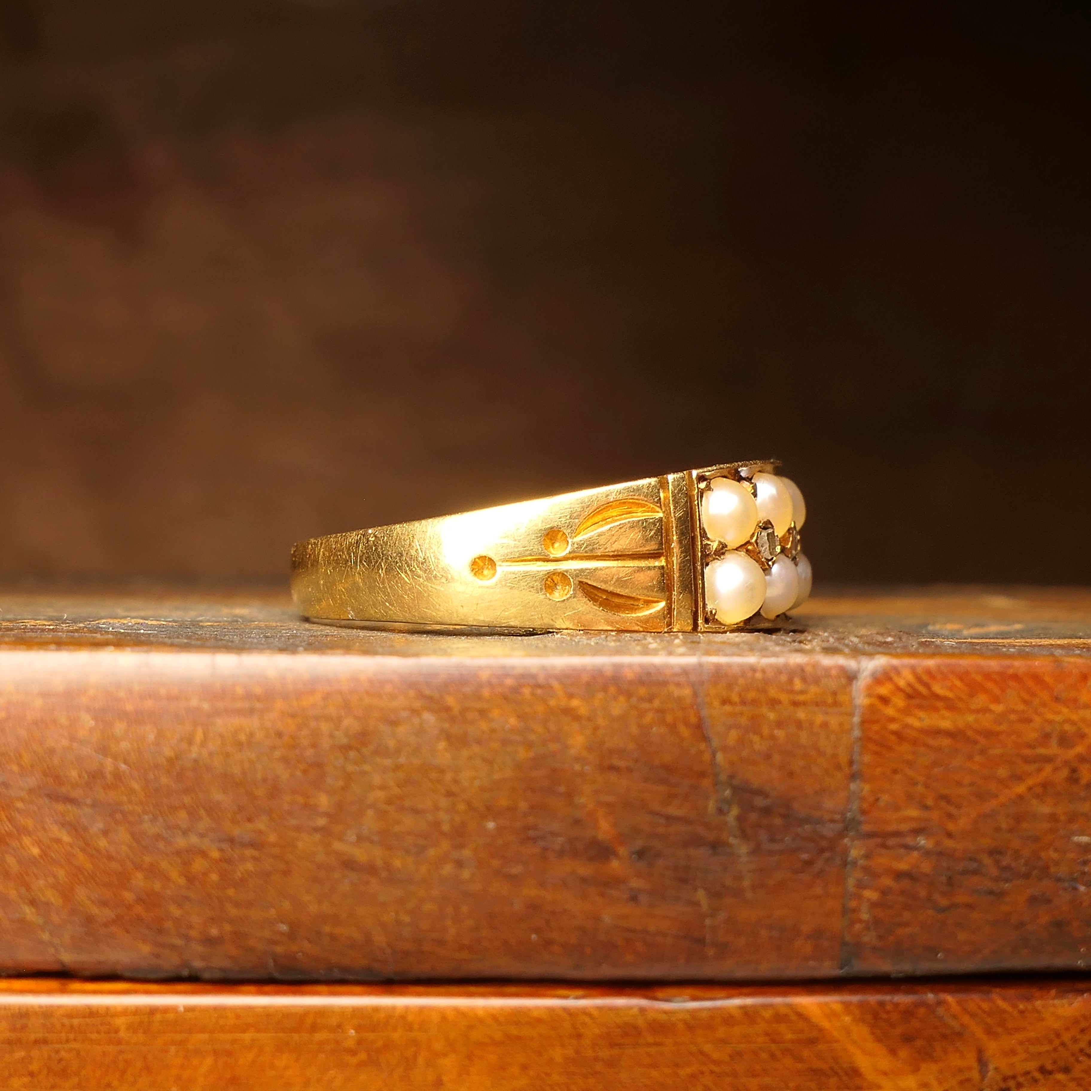 Victorian, 18ct Gold, Rose Cut Diamond & Split Pearl ring, Hallmarked In 1883