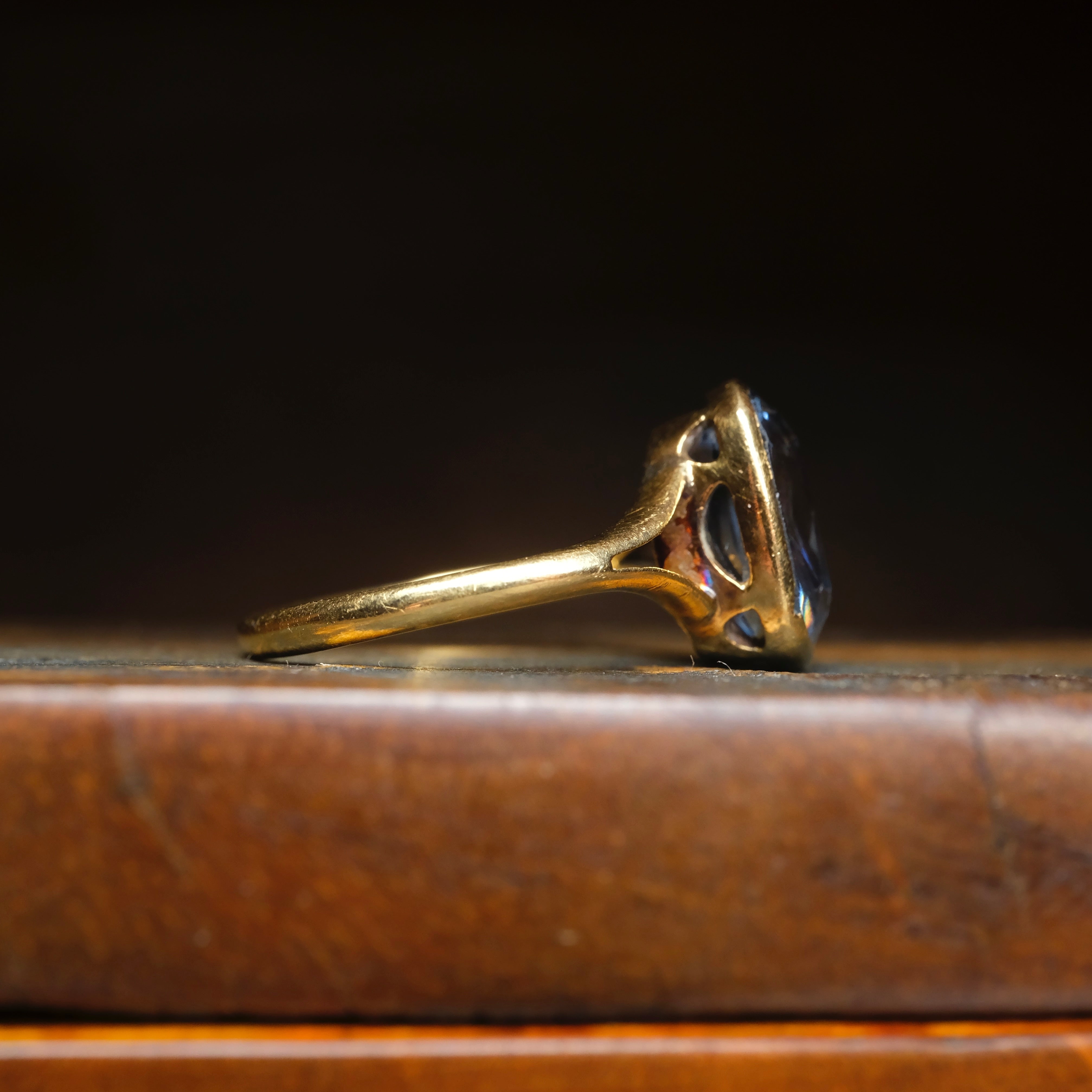 Art Deco, 18ct Gold, Bezel Set, Synthetic Blue Spinel Ring