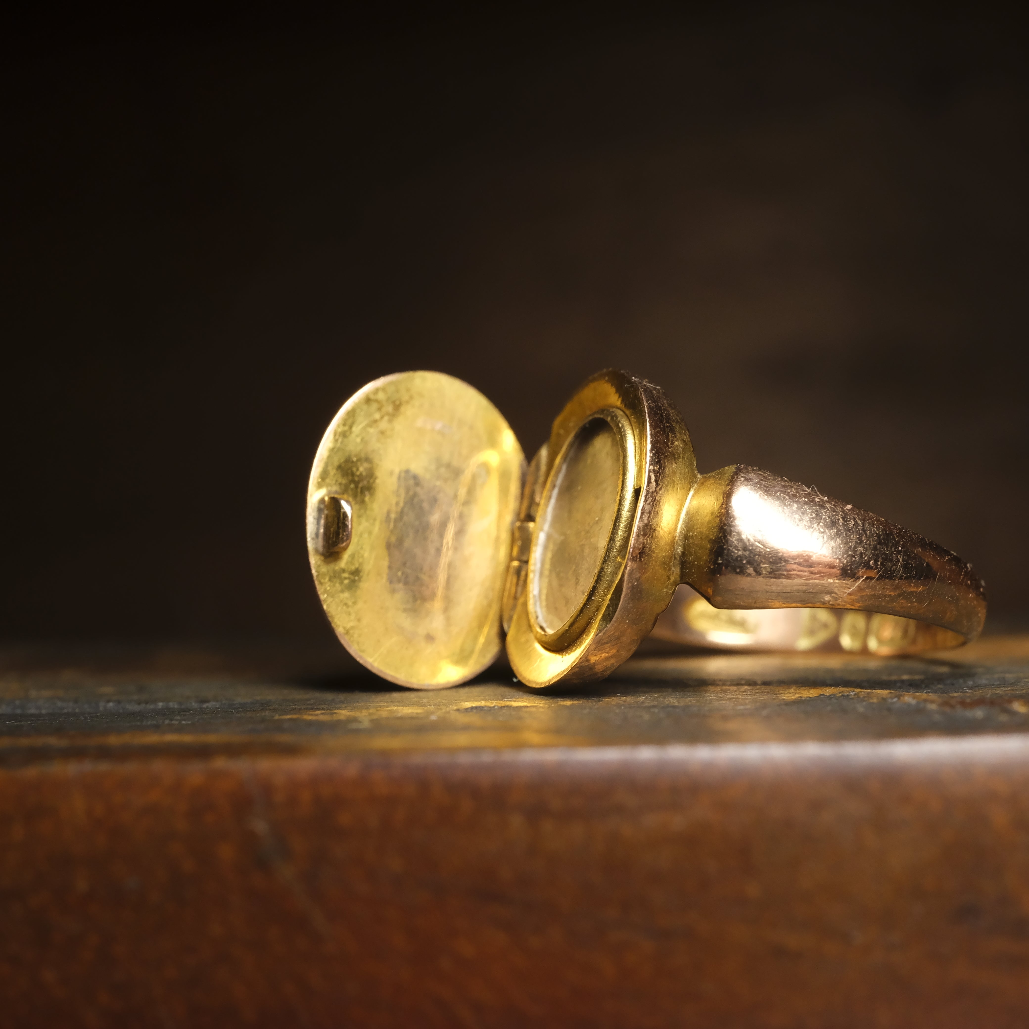 Antique 9ct Rose Gold Locket ring, c1915