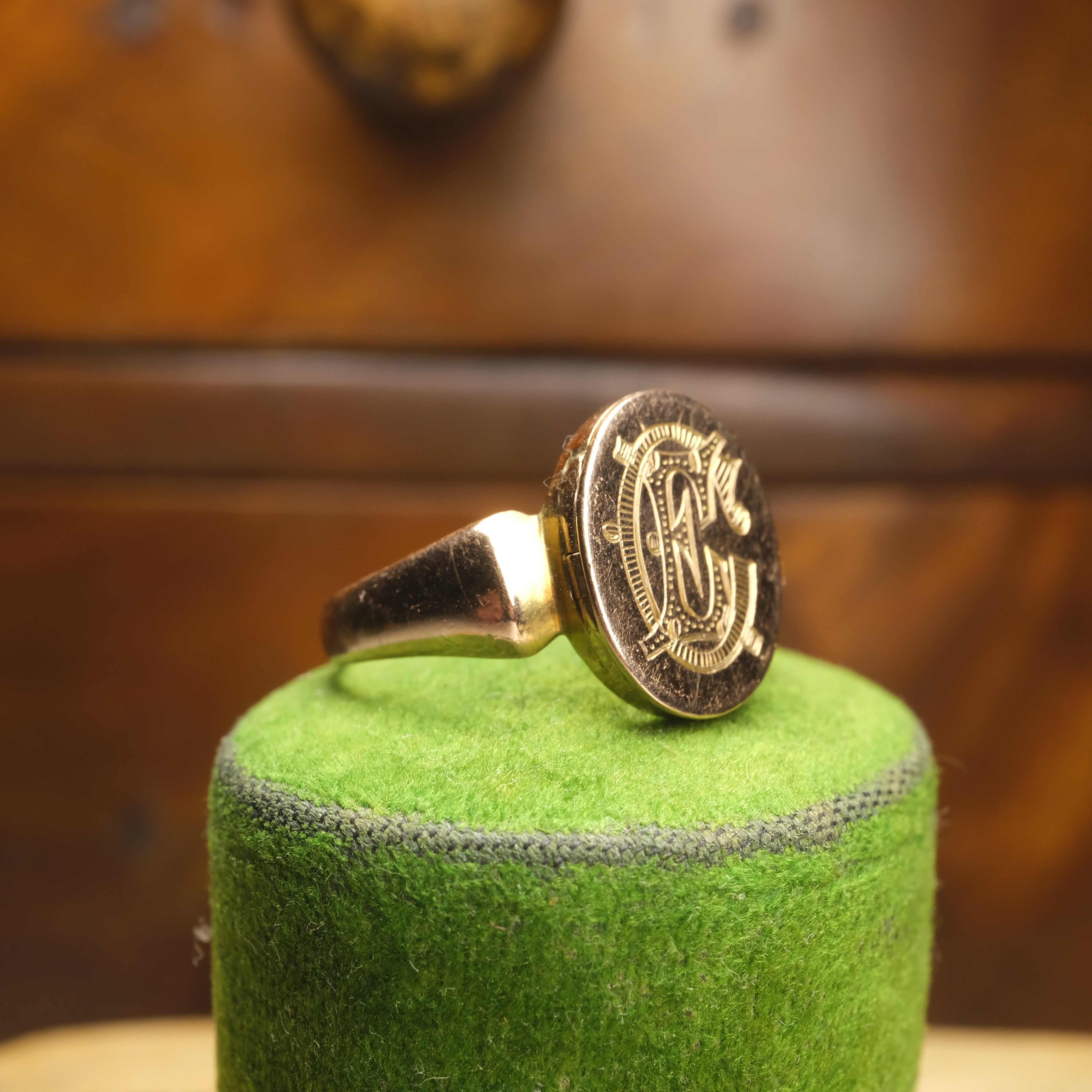 Antique 9ct Rose Gold Locket ring, c1915