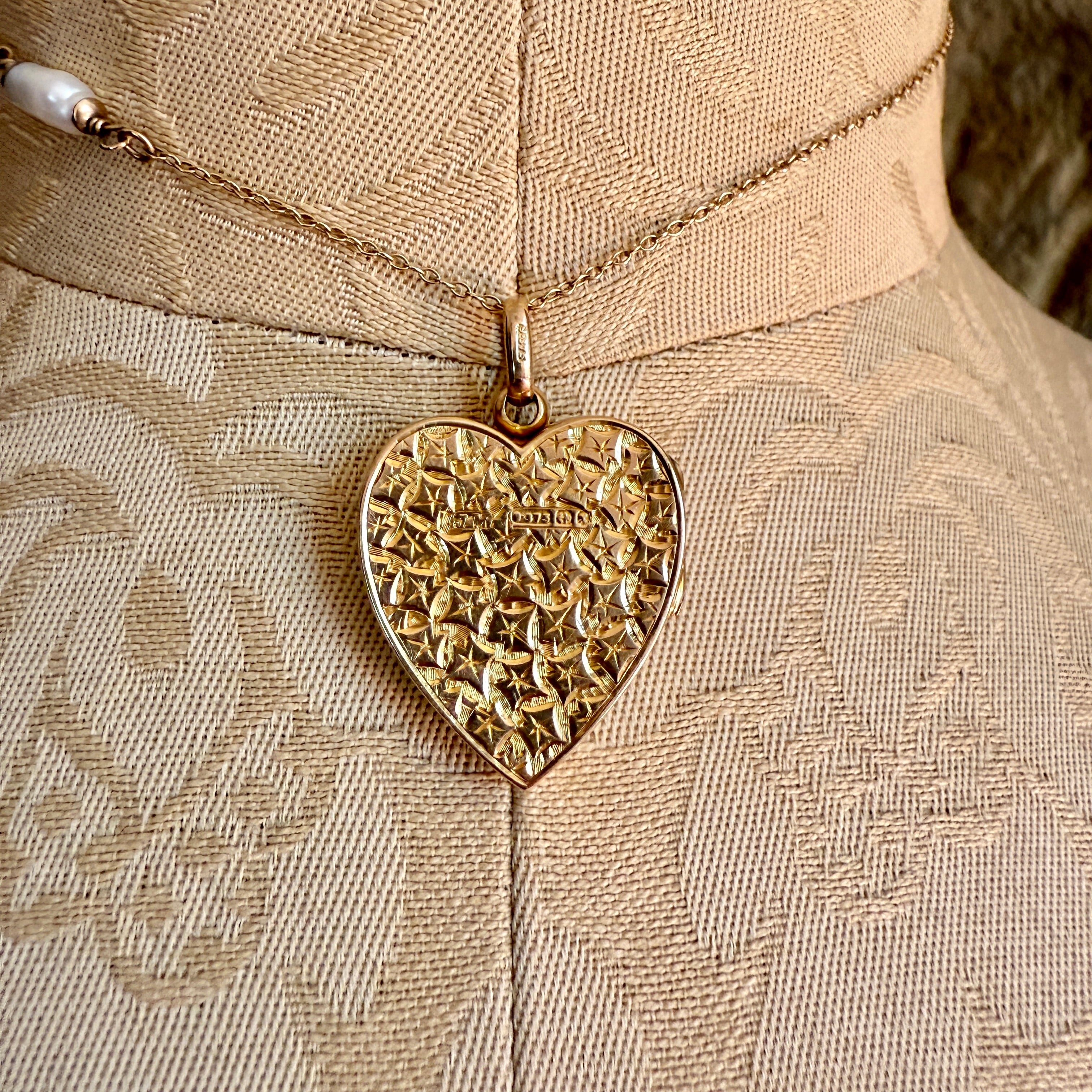 Antique 9ct Gold Heart Locket Pendant, Hand Engraved With Ivy Motifs, Hallmarked in 1897