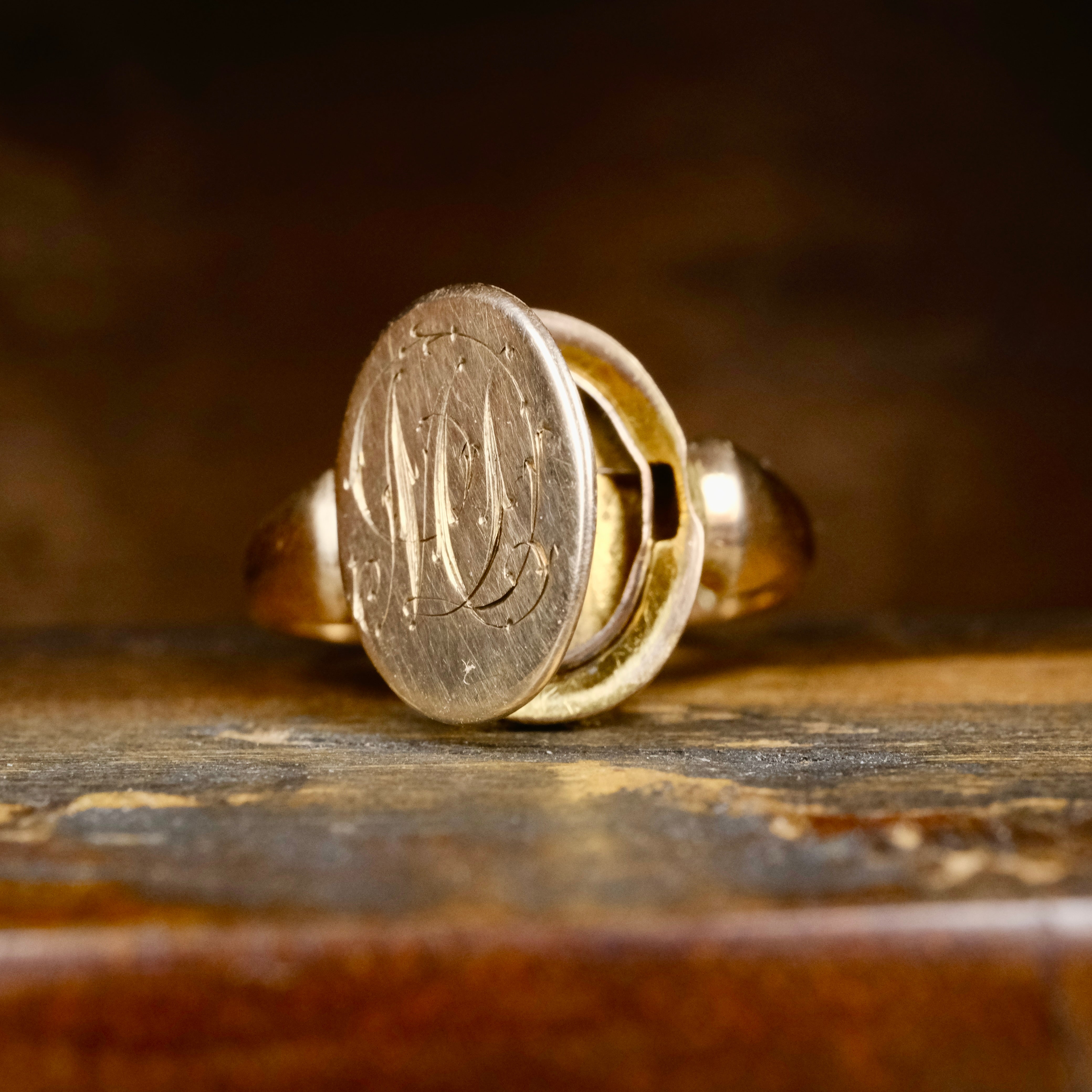 Antique 9ct Rose Gold Locket ring, Chester Hallmark dated 1917