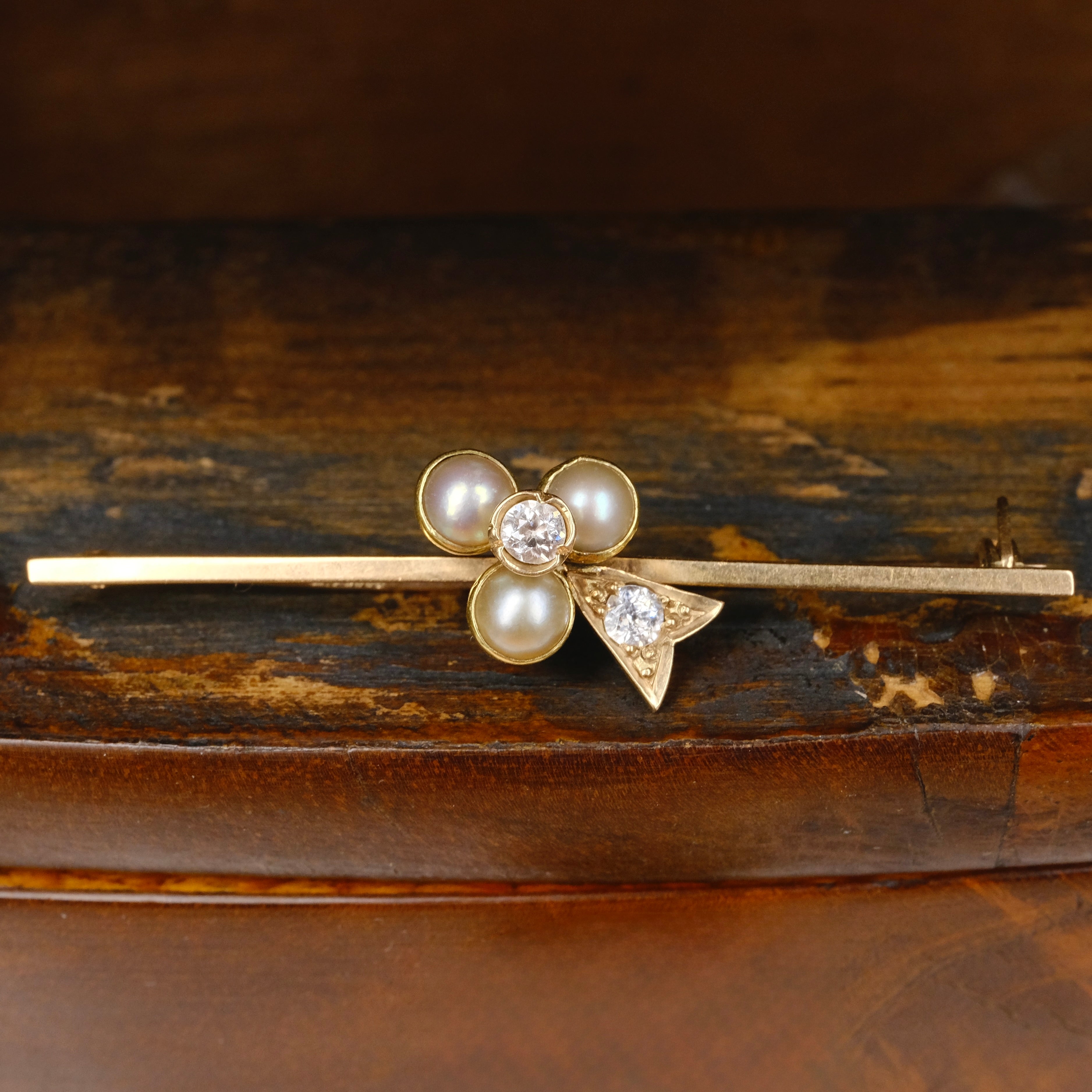 Edwardian, 15ct Gold, Old Cut Diamond & Pearl Clover Leaf Brooch