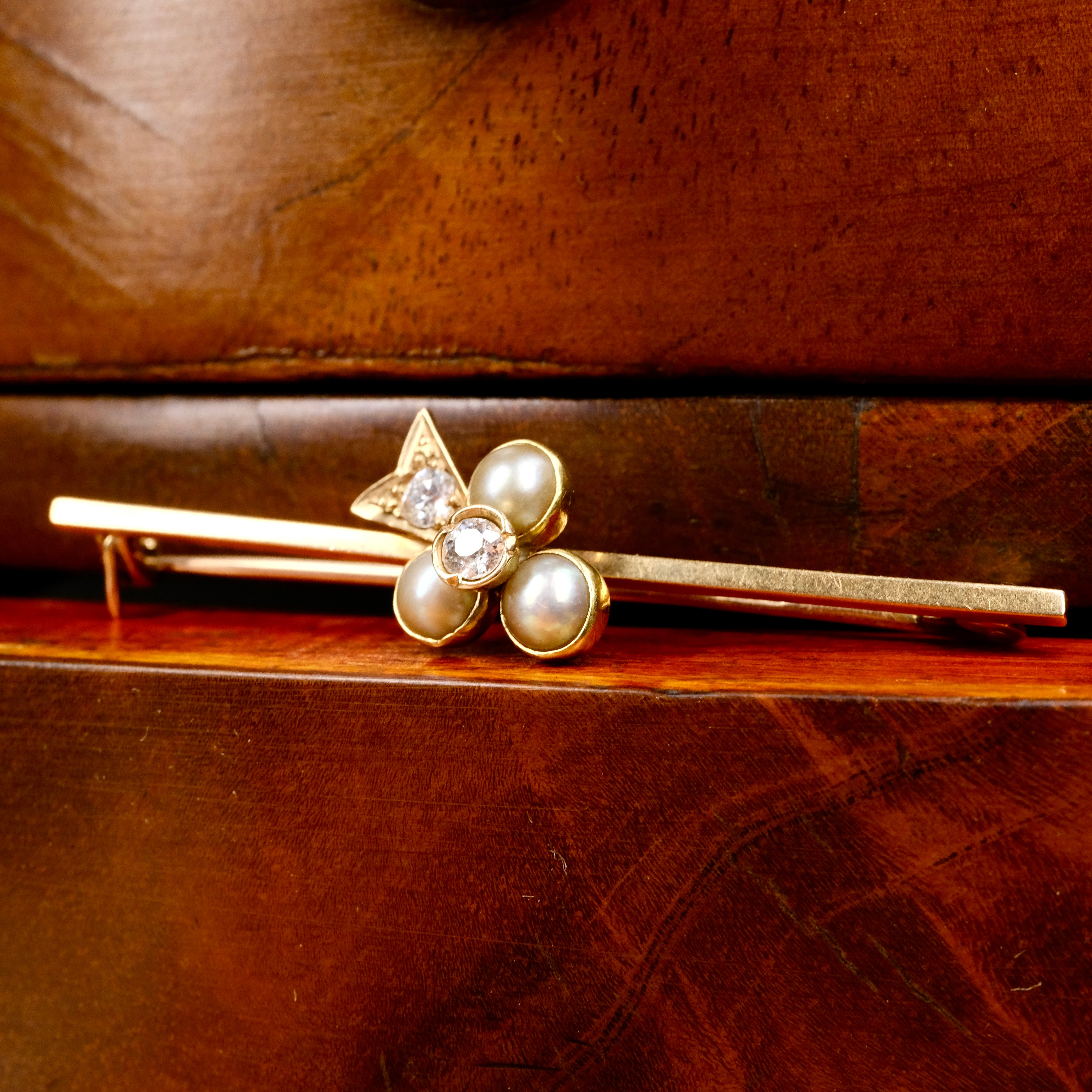 Edwardian, 15ct Gold, Old Cut Diamond & Pearl Clover Leaf Brooch