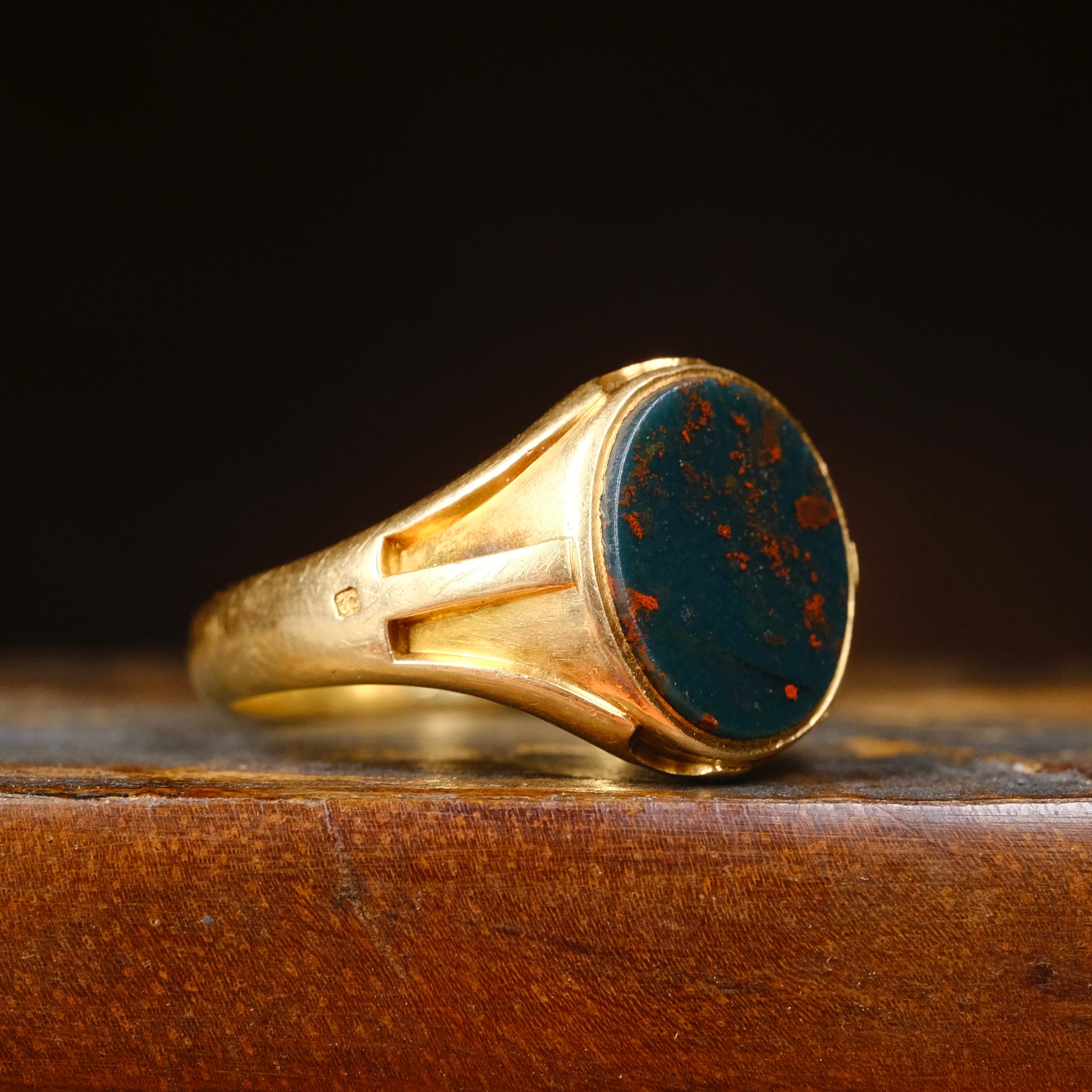 Antique, Gents, Victorian 18ct Gold, Bloodstone Signet Ring, Hallmarked in 1893
