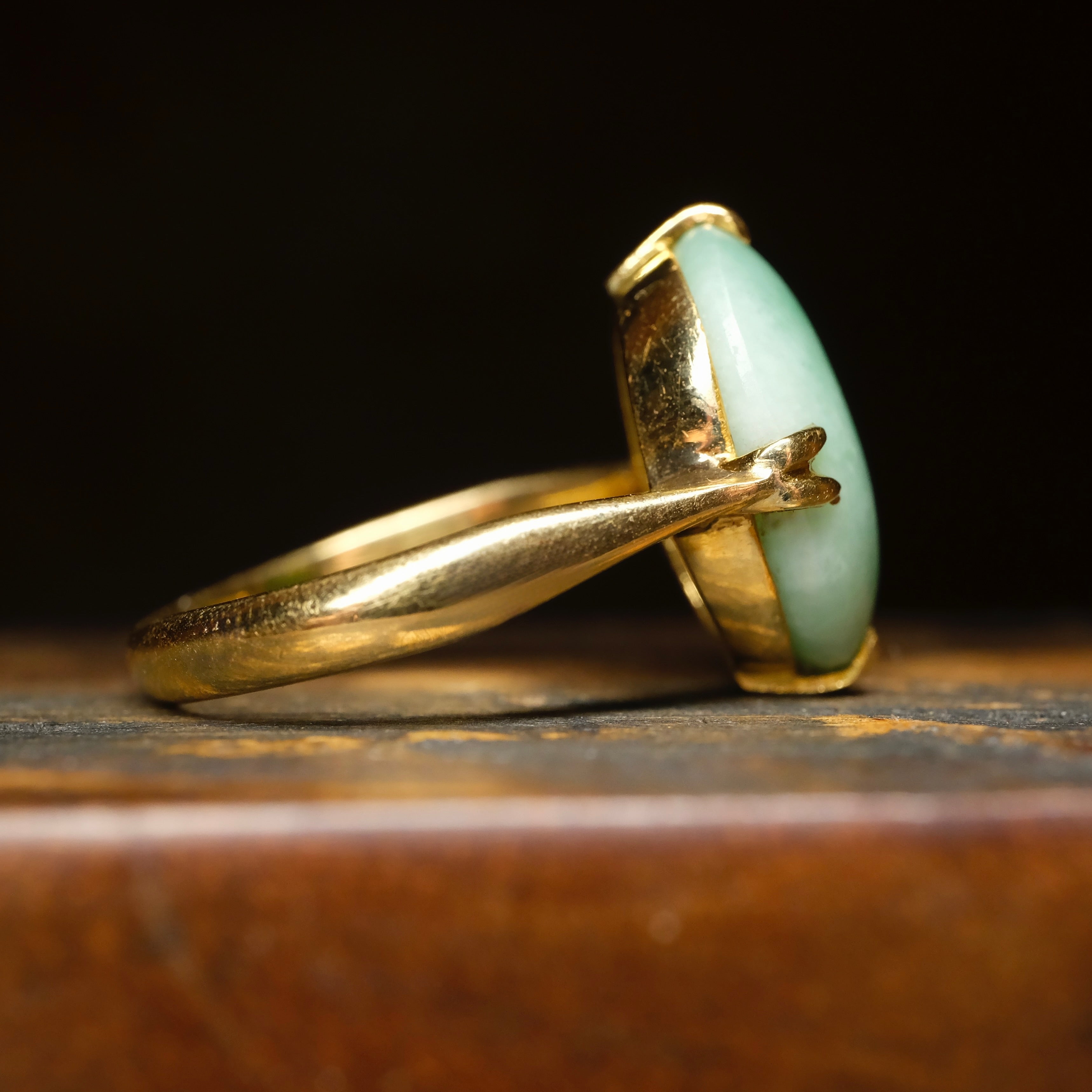 Original Art Deco 18ct Gold Jade Cabochon Solitaire Ring