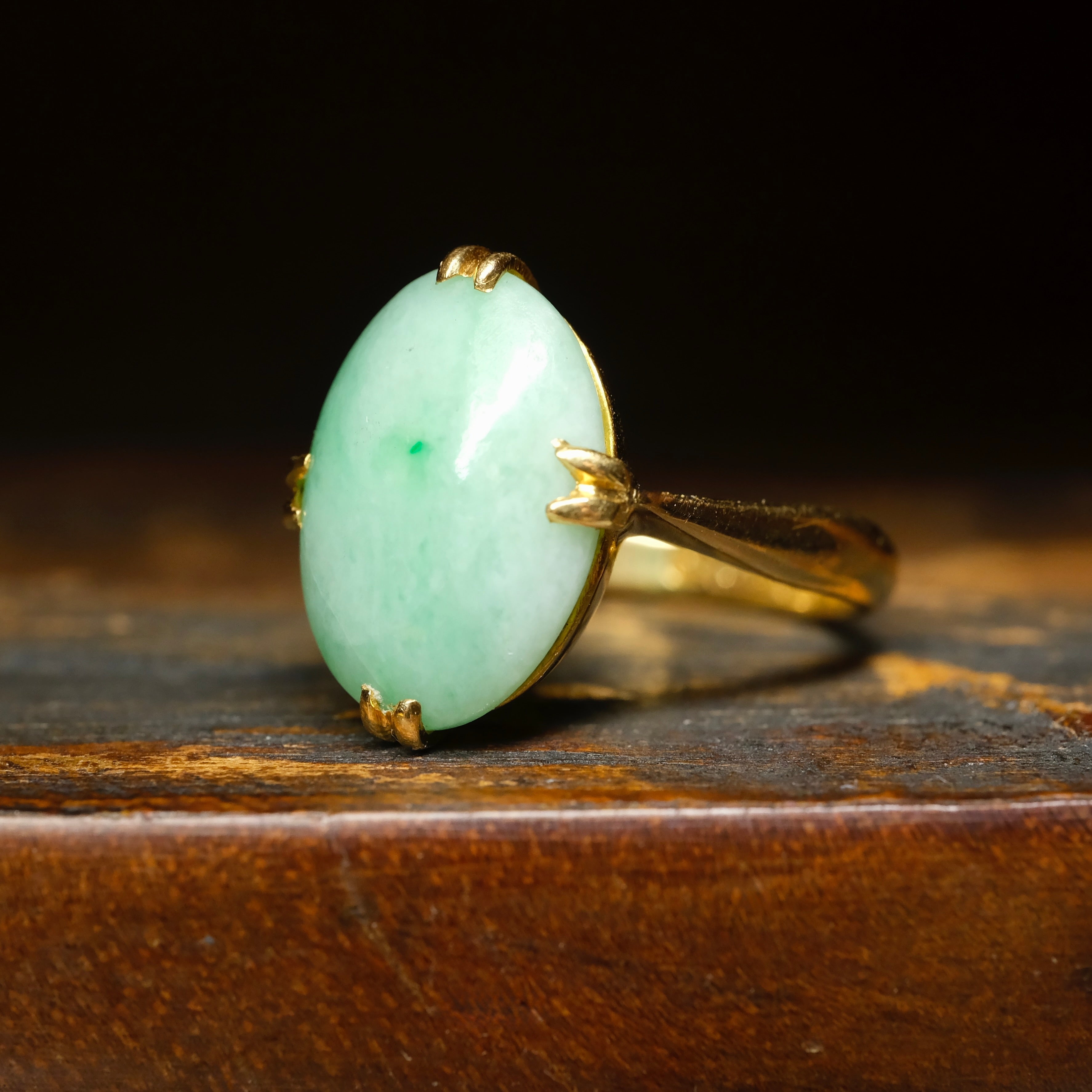 Original Art Deco 18ct Gold Jade Cabochon Solitaire Ring
