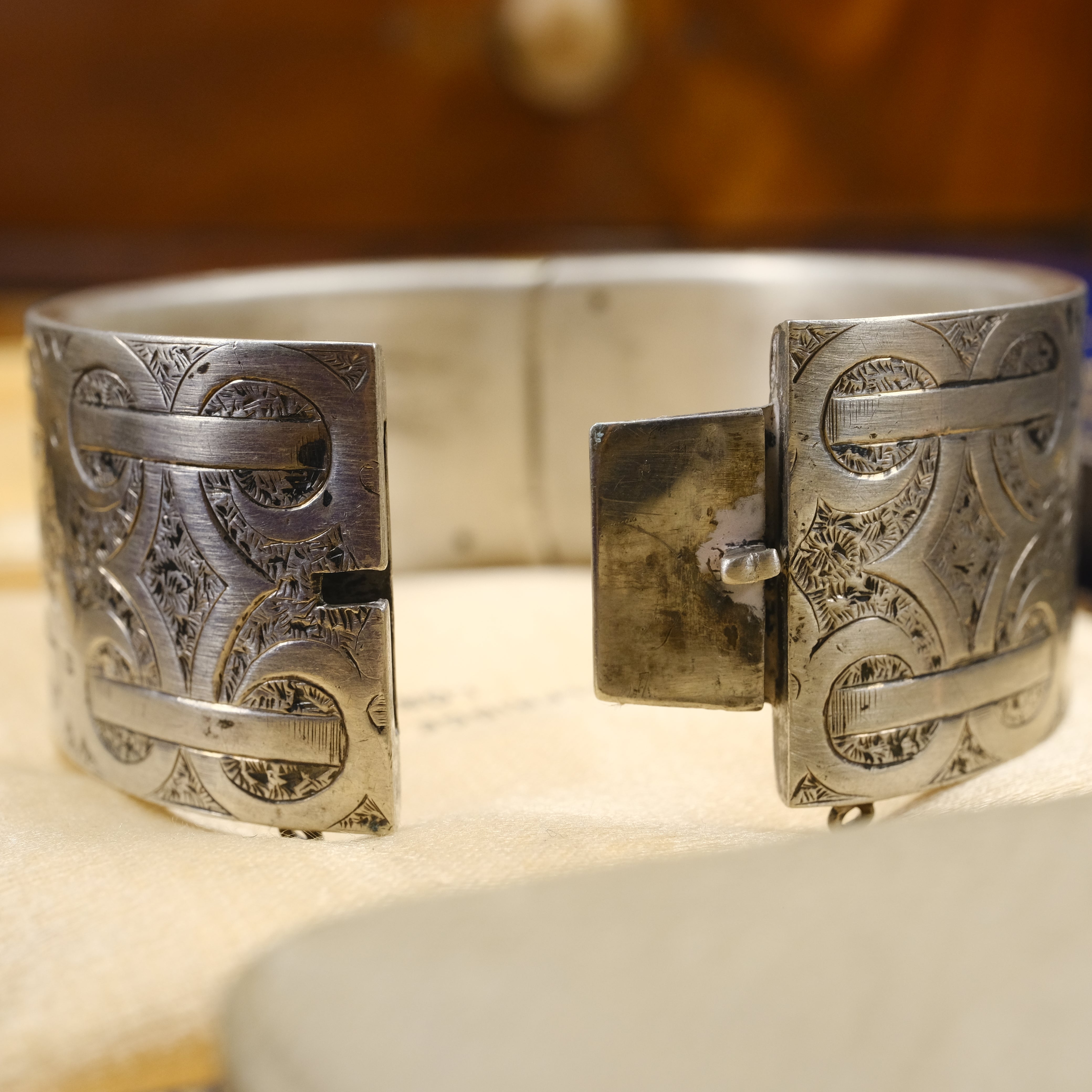 Vintage, Hand Engraved, Sterling Silver, Hinged Bangle