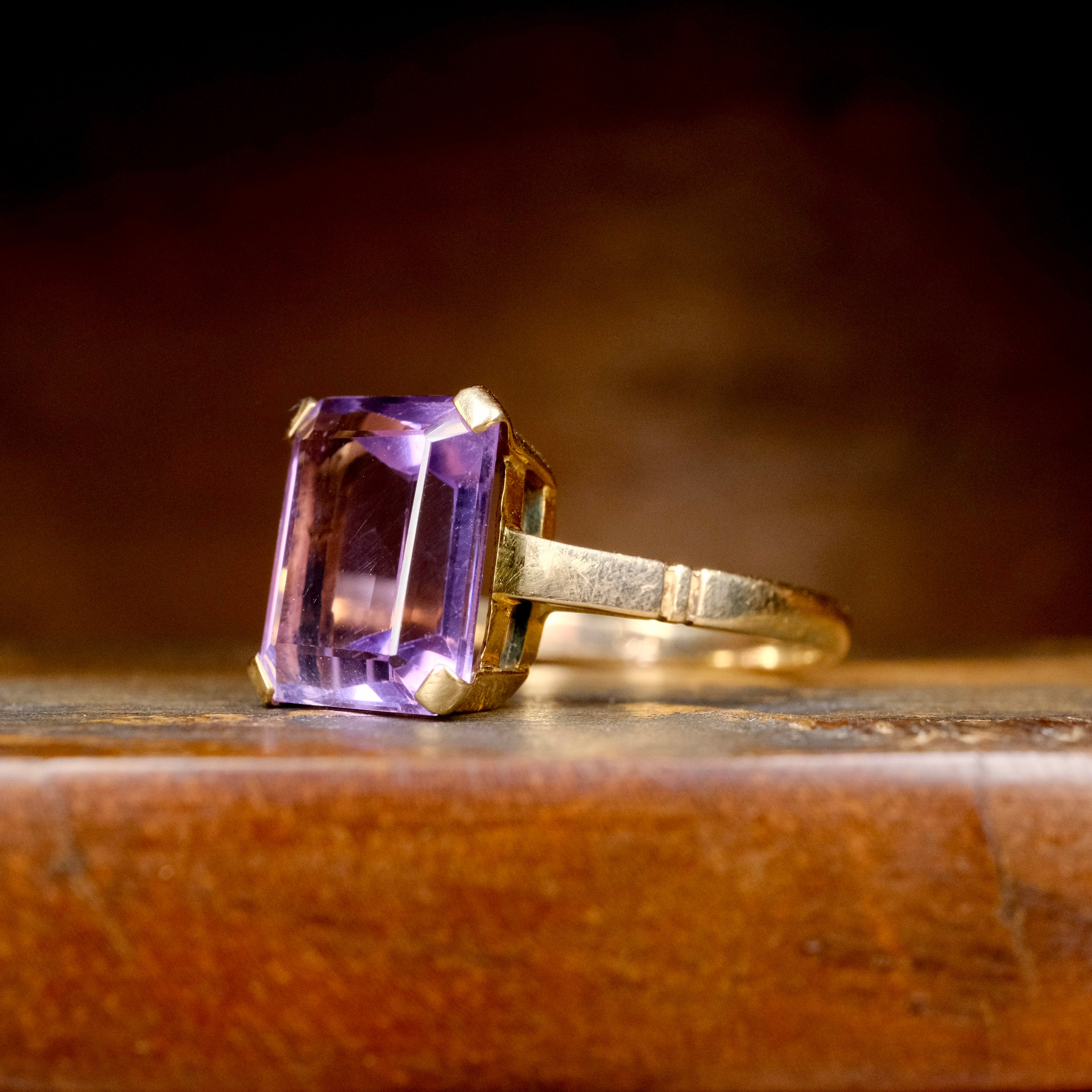 Vintage 1940s 9ct Gold Amethyst Solitaire Ring