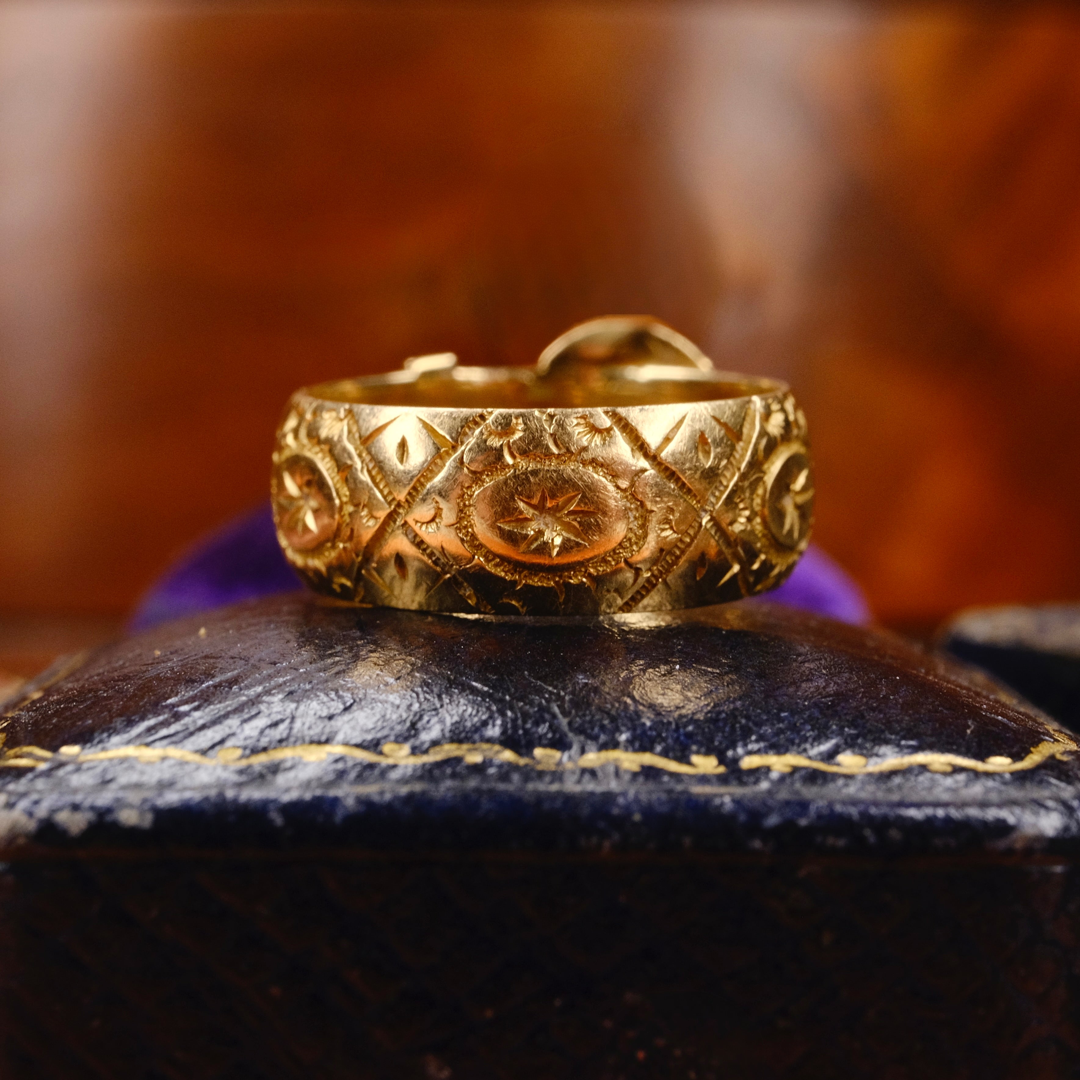 Antique, 18ct Gold Buckle Ring, Hallmarked Birmingham 1902