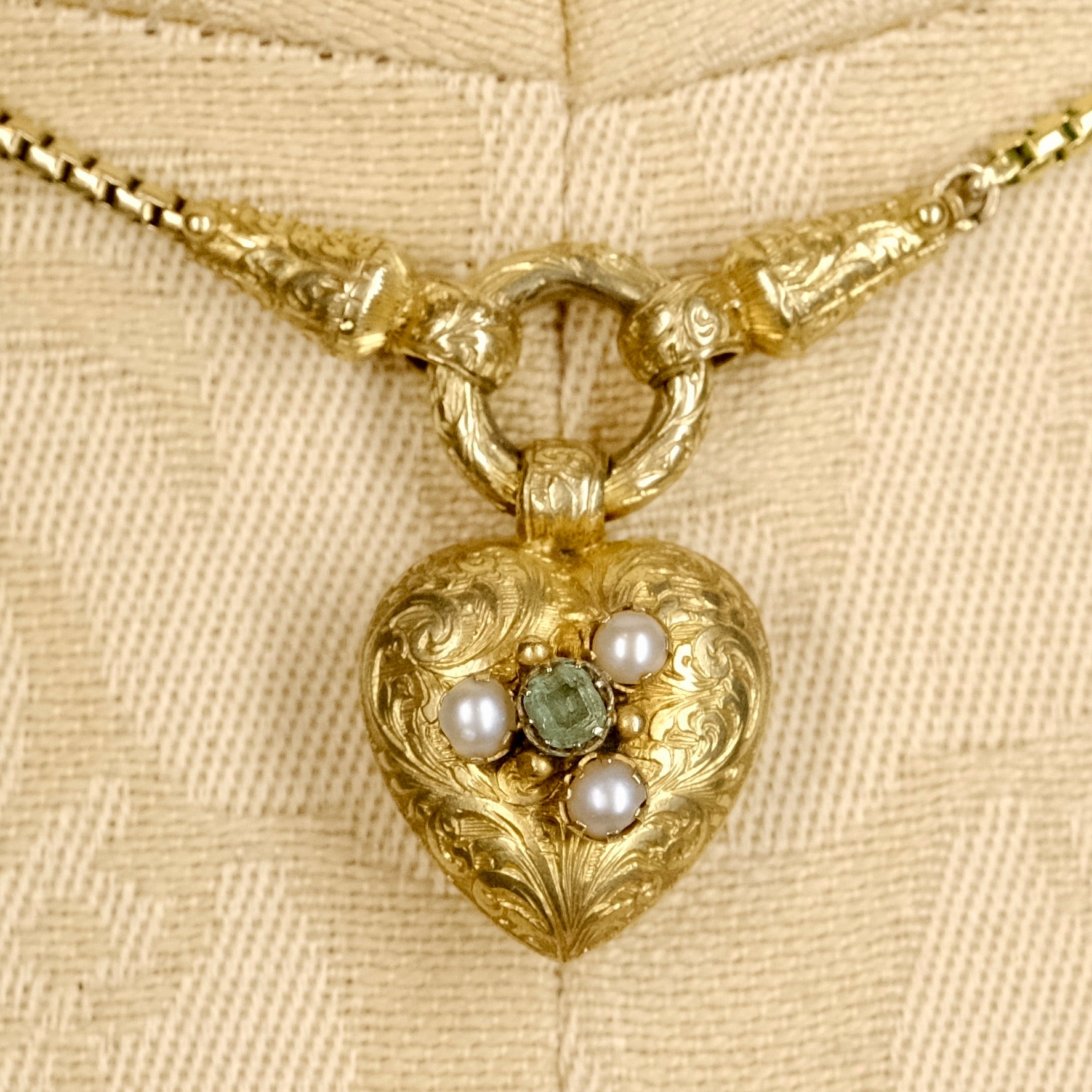 Antique, 15ct Gold Chased Heart Mourning Locket Necklace