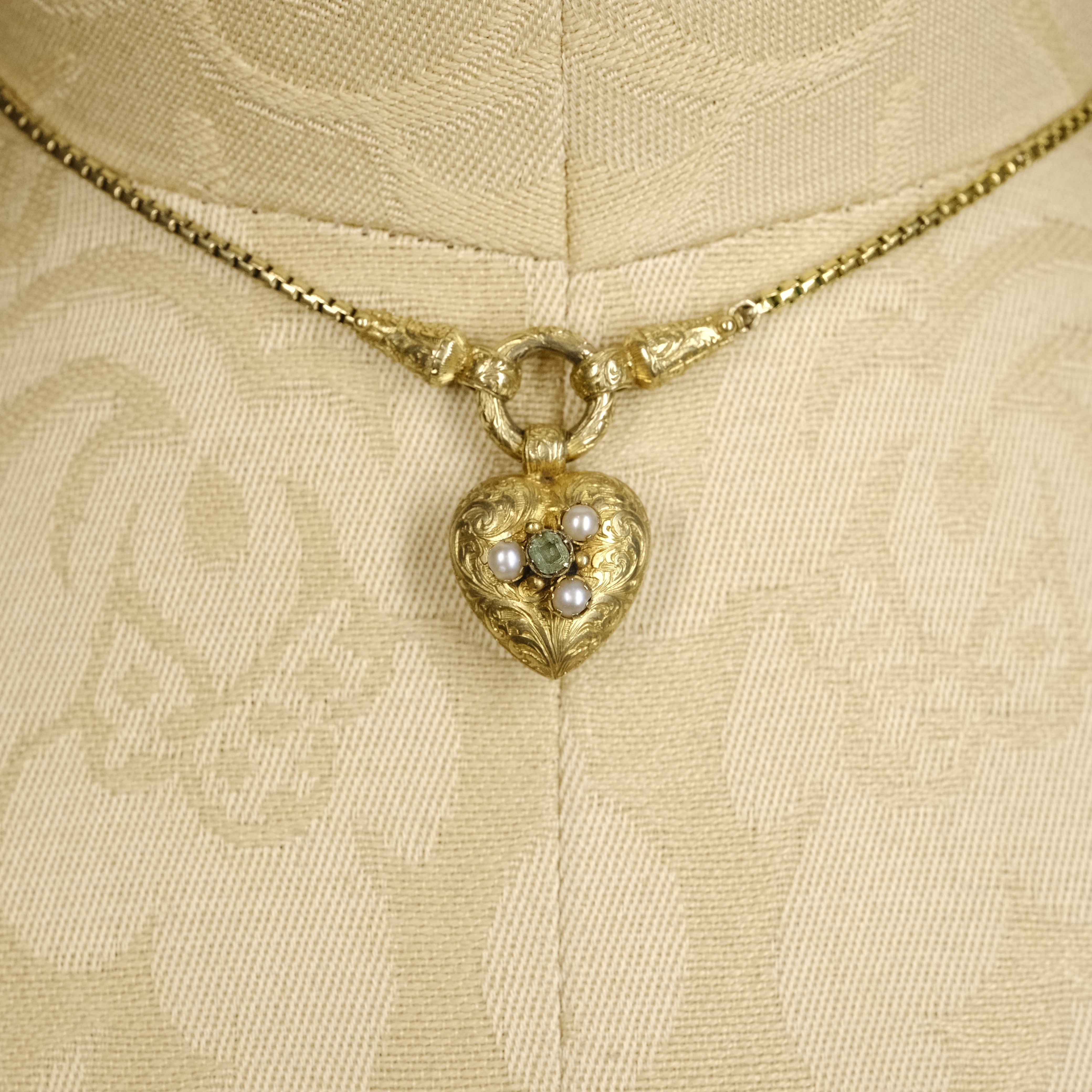 Antique, 15ct Gold Chased Heart Mourning Locket Necklace