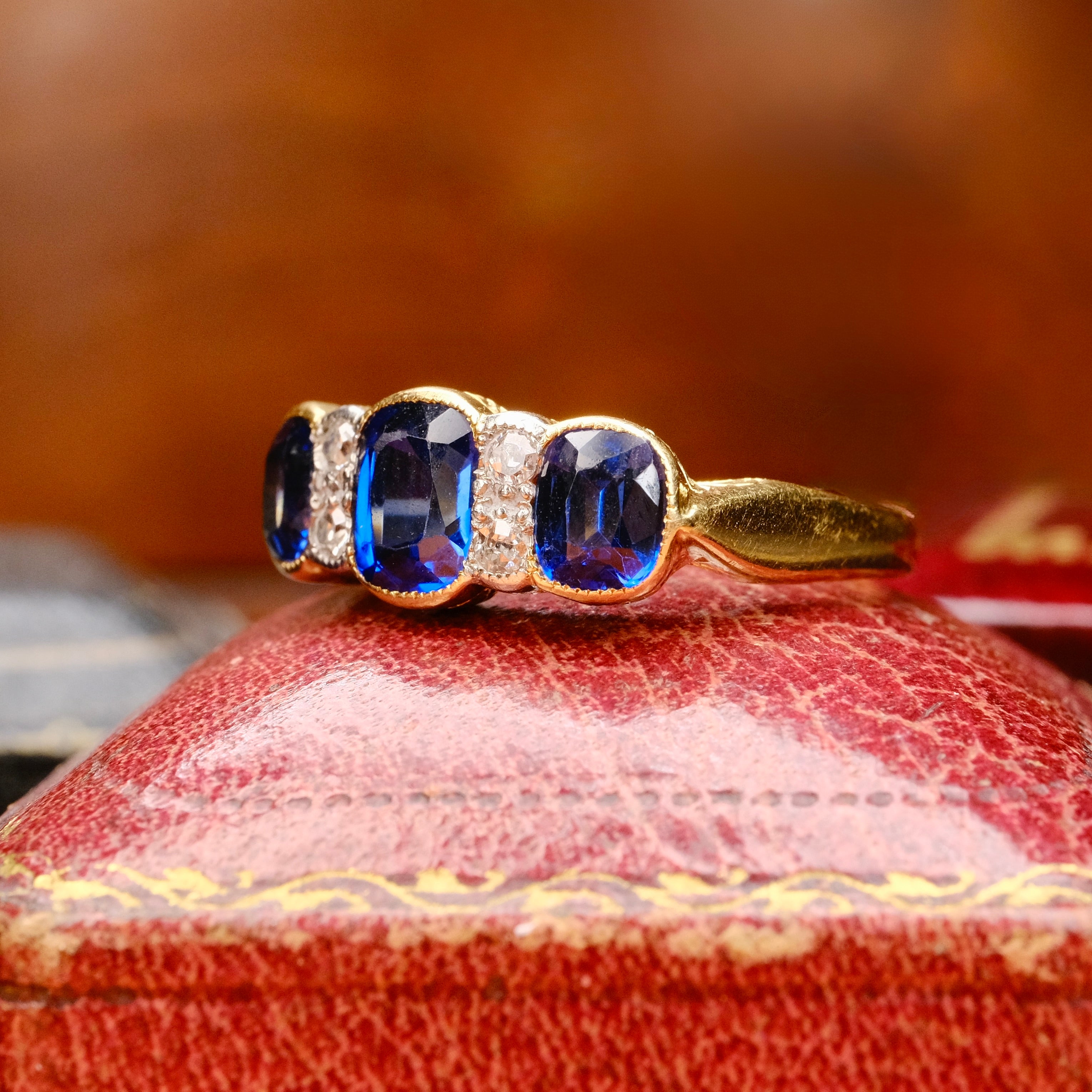 1920s Art Deco 18ct Gold, Synthetic Sapphire & Old Cut Diamond Ring