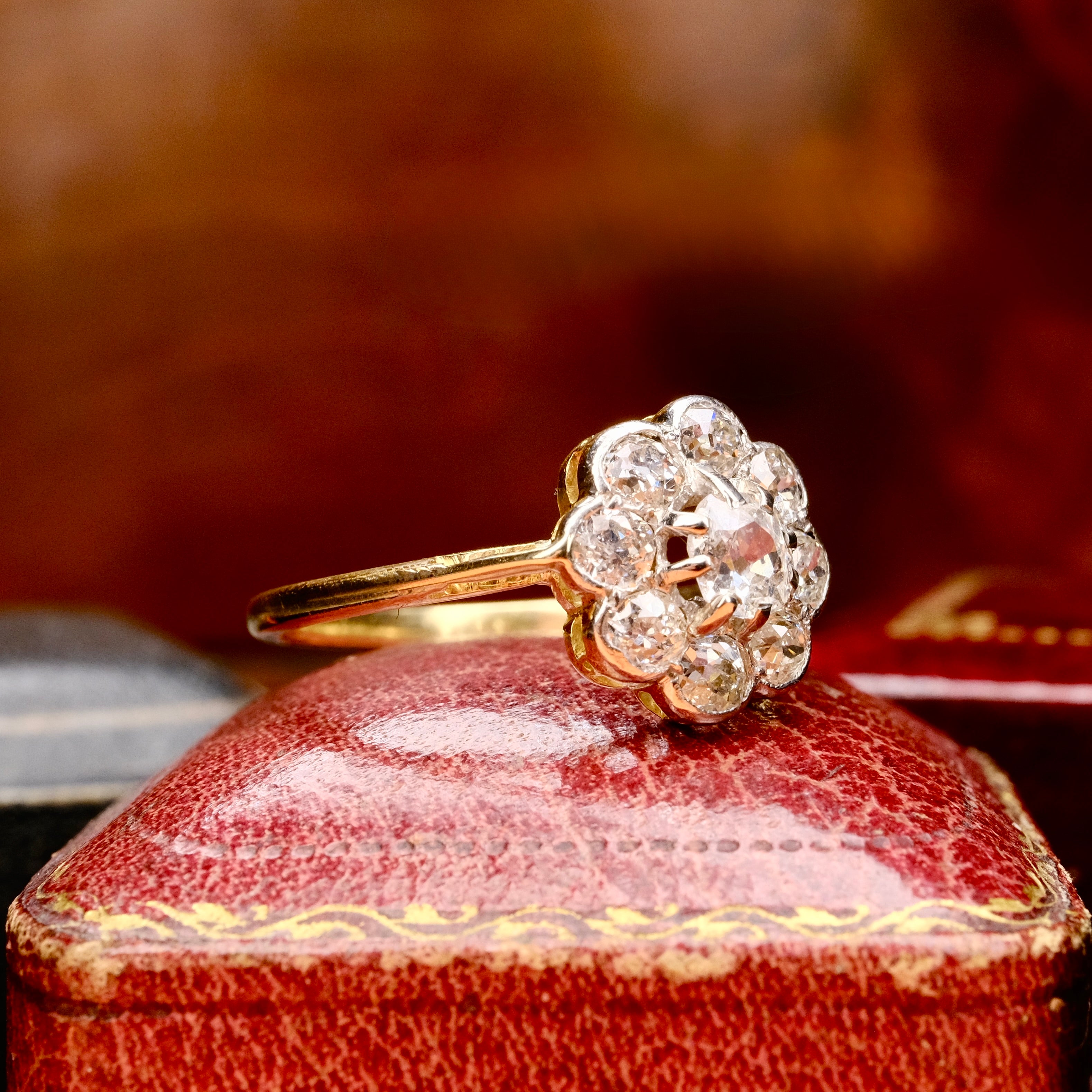 Antique, Early 20th Century, 18ct Gold, 1.1 Carat Old Cut Diamond Daisy Cluster Ring