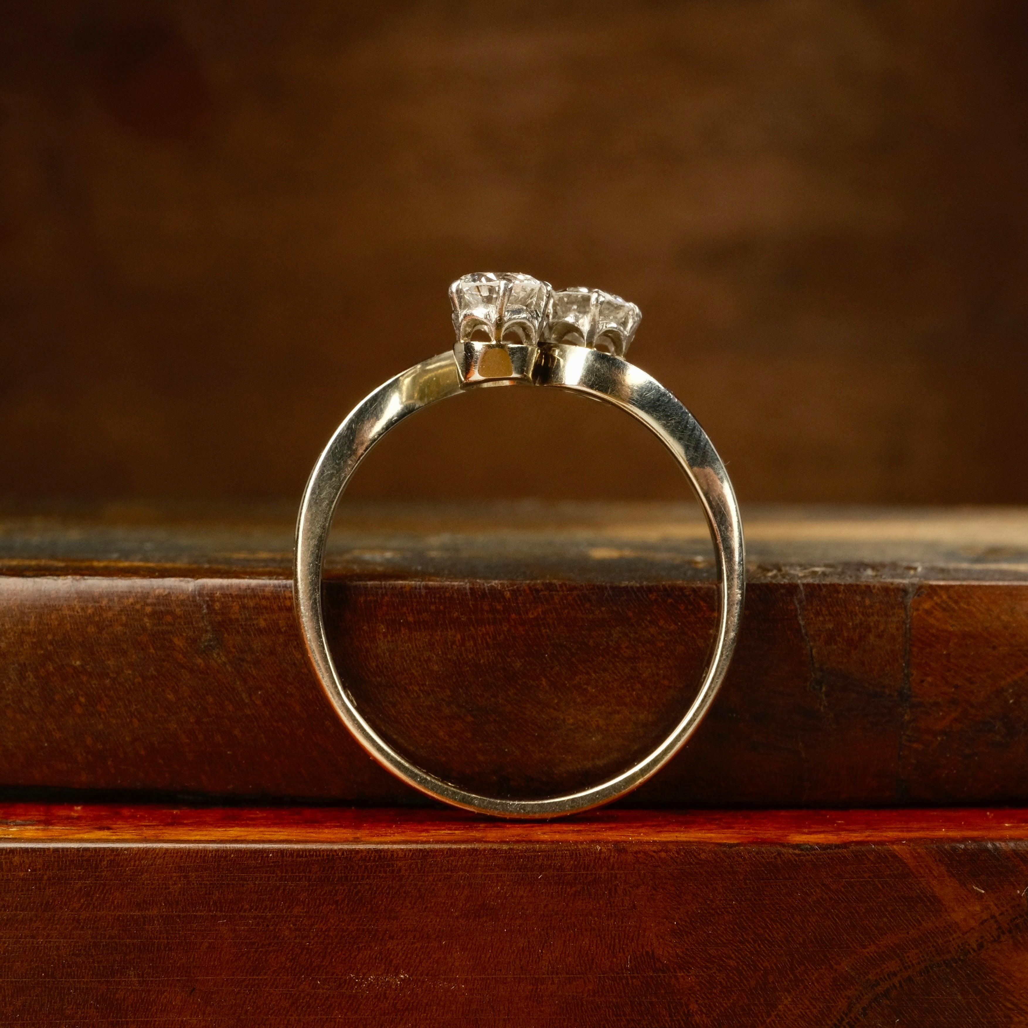 Antique, Edwardian 18ct white Gold, Toi et Moi, Old European Cut Diamond Ring