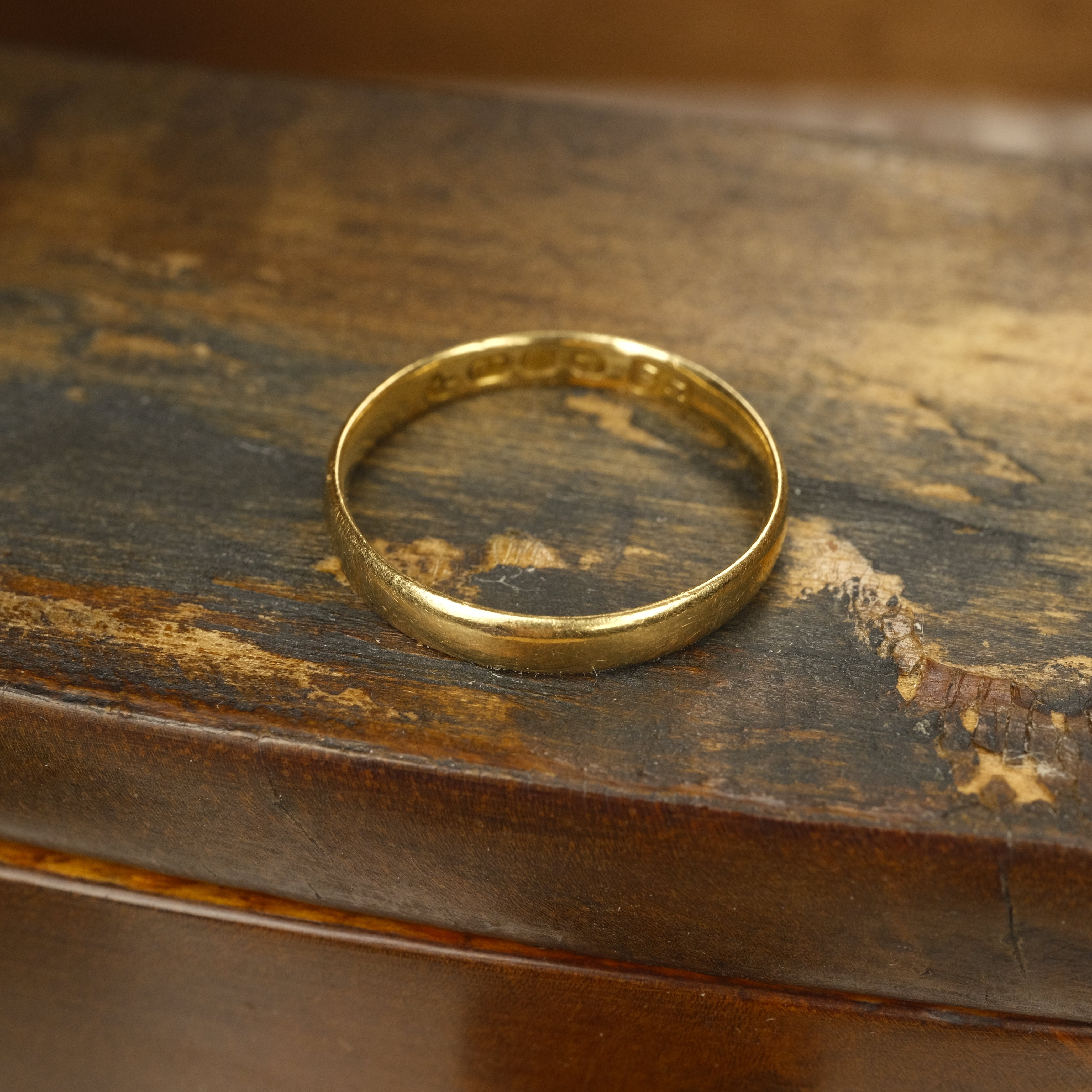 Victorian 18ct Gold Wedding Band Ring, Rare Newcastle Assay