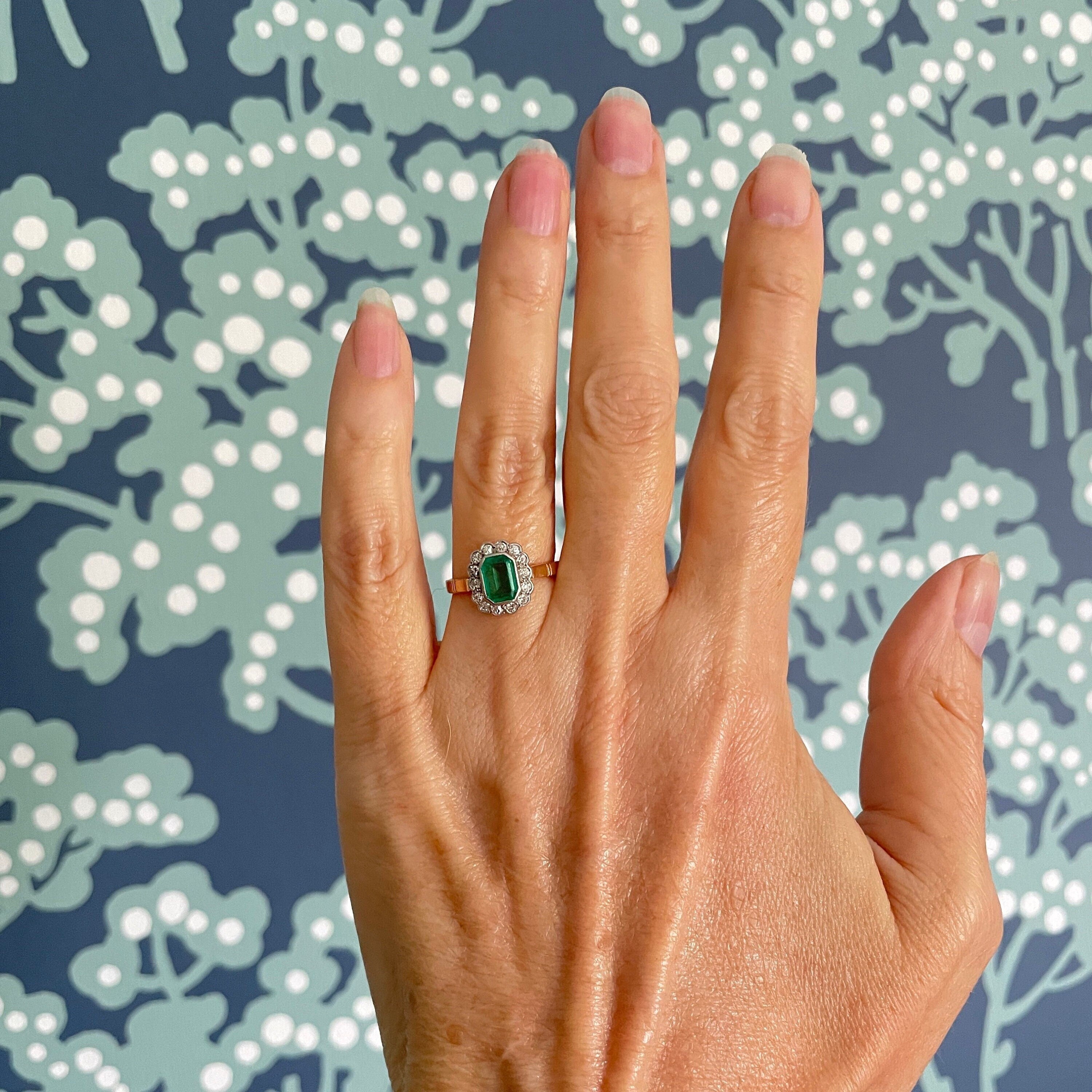 Art deco, Emerald and diamond cluster ring