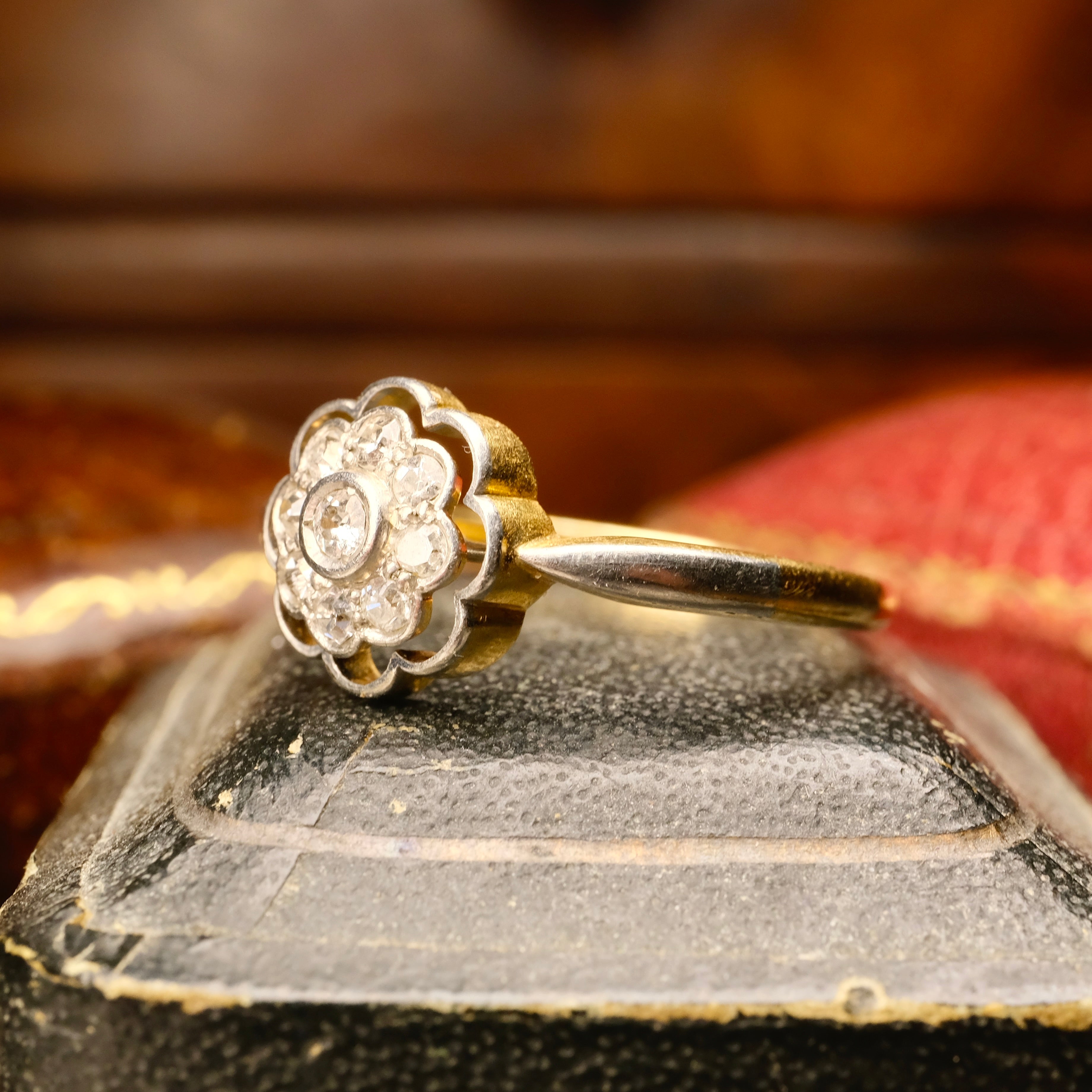 Antique 18ct Gold & Platinum Diamond Daisy Cluster Ring
