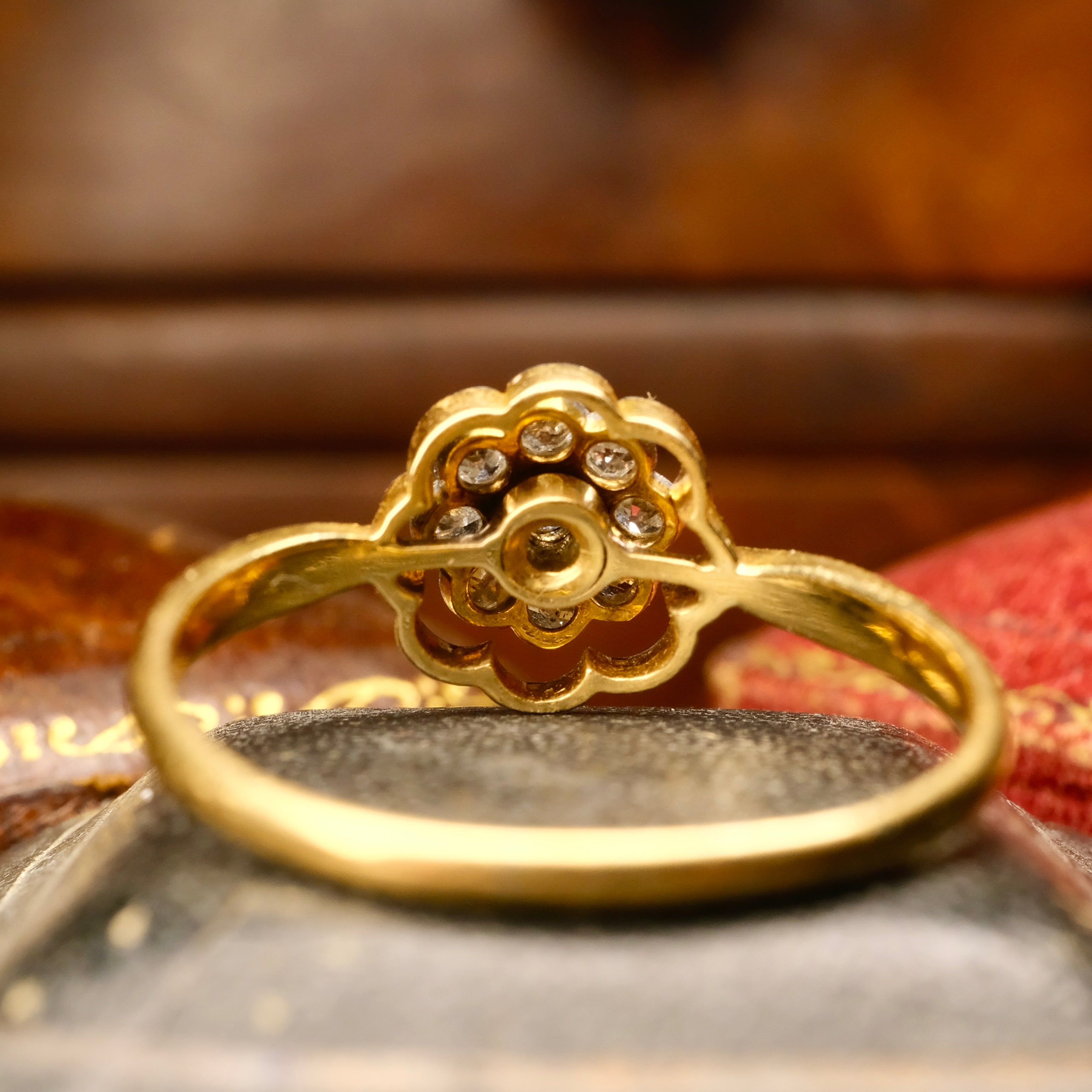 Antique 18ct Gold & Platinum Diamond Daisy Cluster Ring