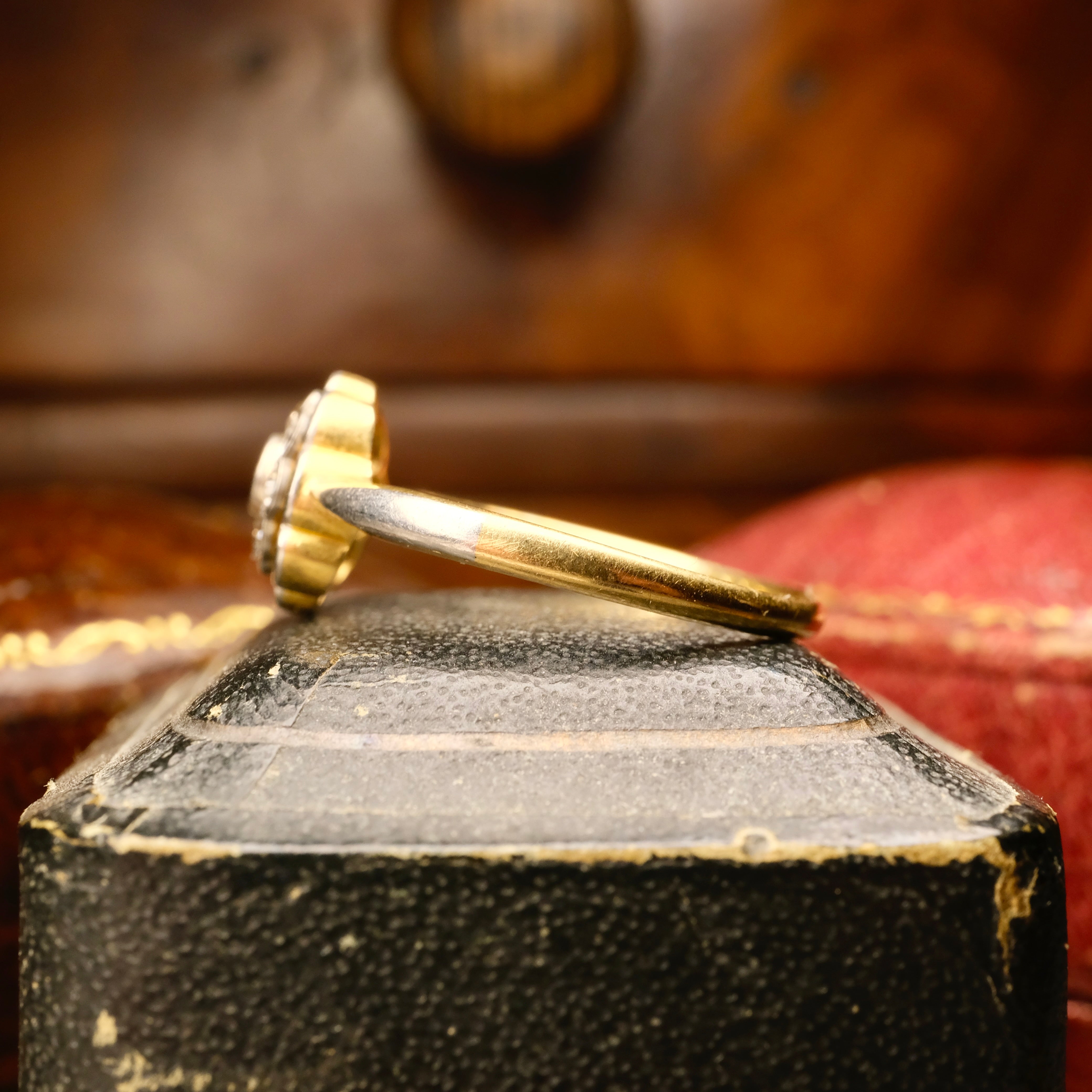 Antique 18ct Gold & Platinum Diamond Daisy Cluster Ring