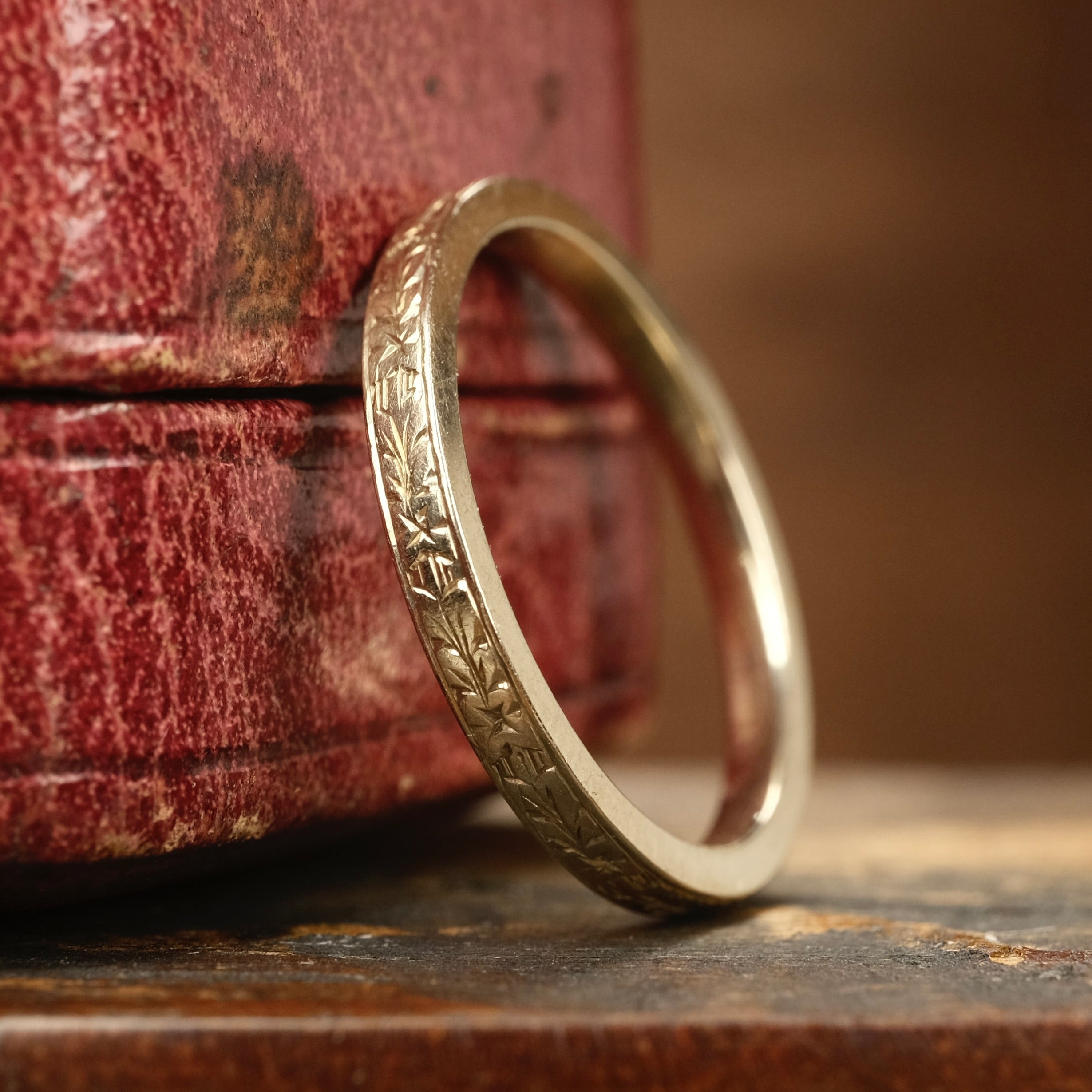 Original Art Deco 18ct Gold, Orange Blossom Engraved Wedding Band Ring