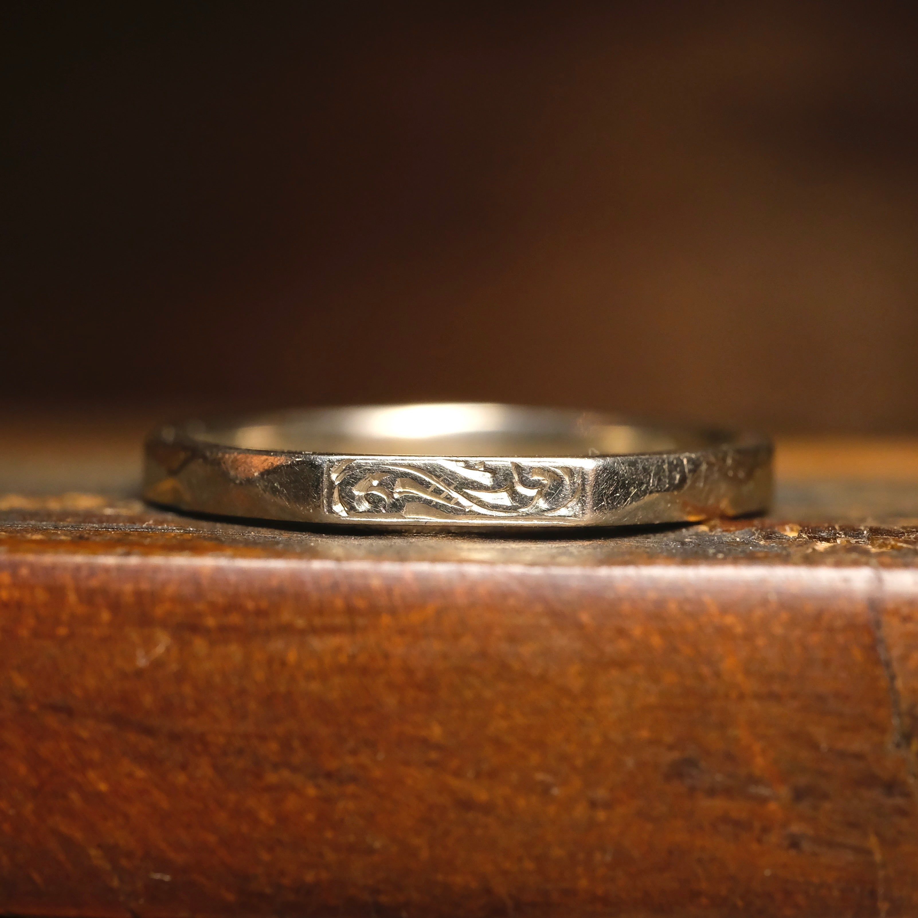 1930s, Art Deco, 18ct White Gold, Faceted, Etched Band Wedding Ring