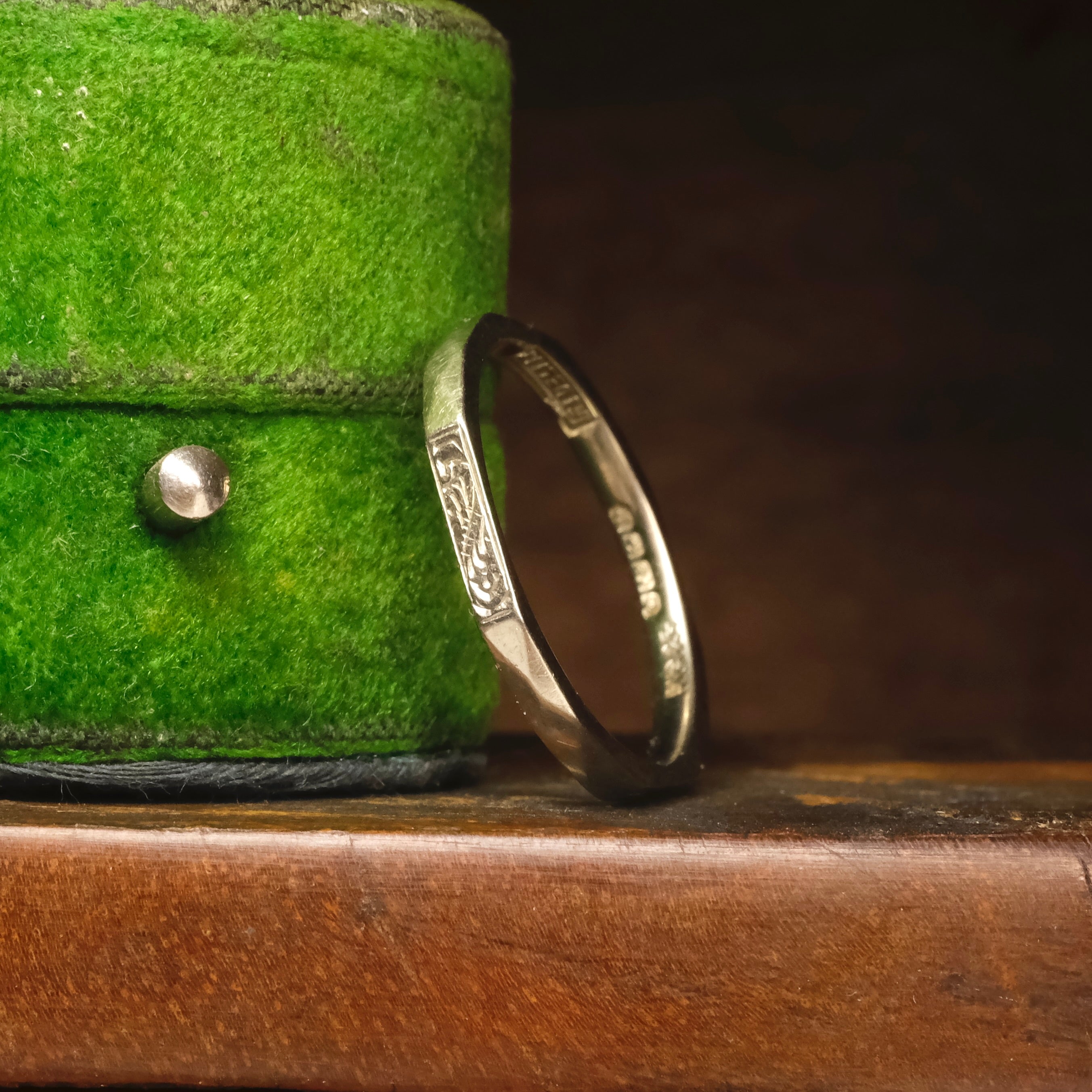 1930s, Art Deco, 18ct White Gold, Faceted, Etched Band Wedding Ring