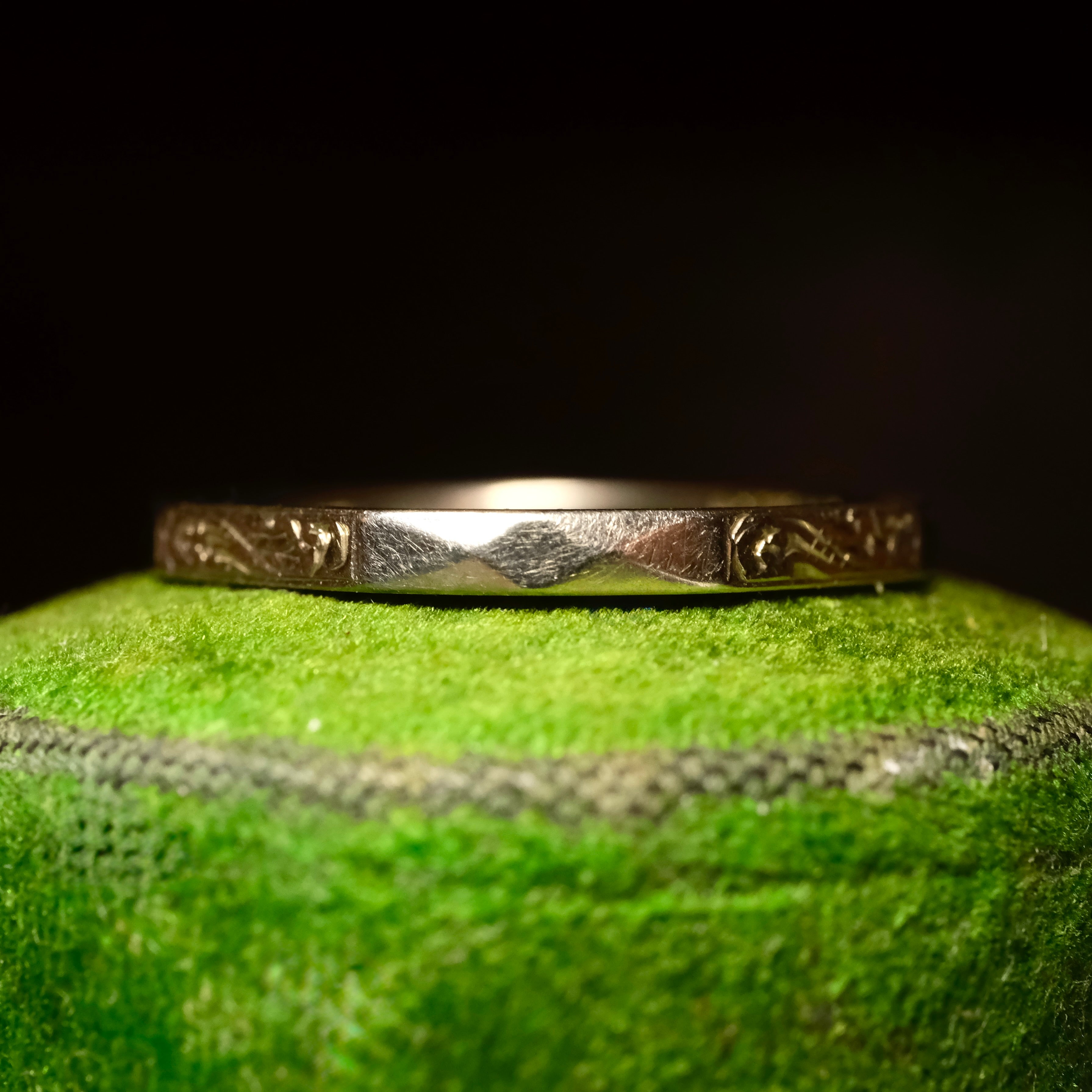 1930s, Art Deco, 18ct White Gold, Faceted, Etched Band Wedding Ring