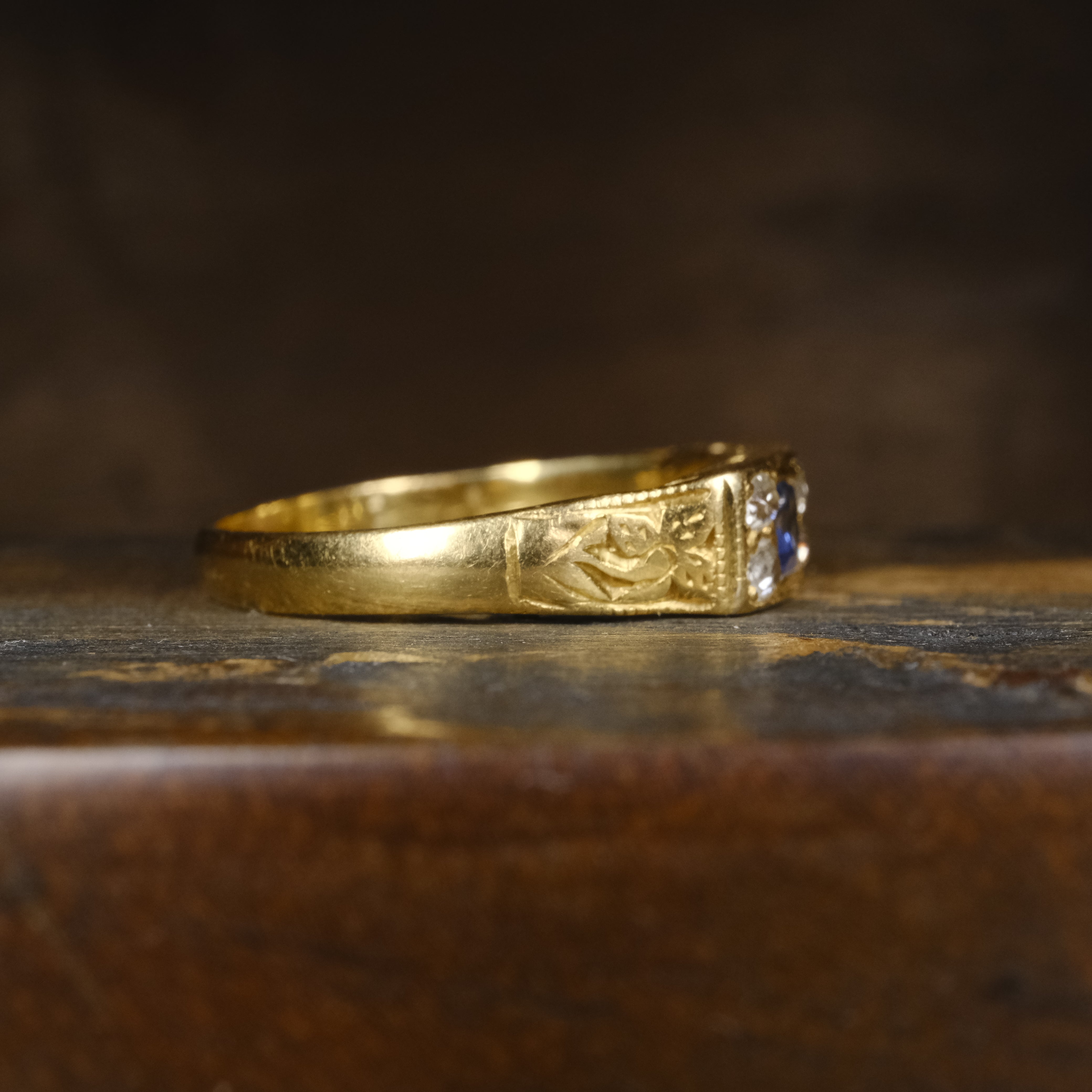 Antique 18ct Gold, Natural Cornflower Blue Sapphire & Old Cut Diamond Ring