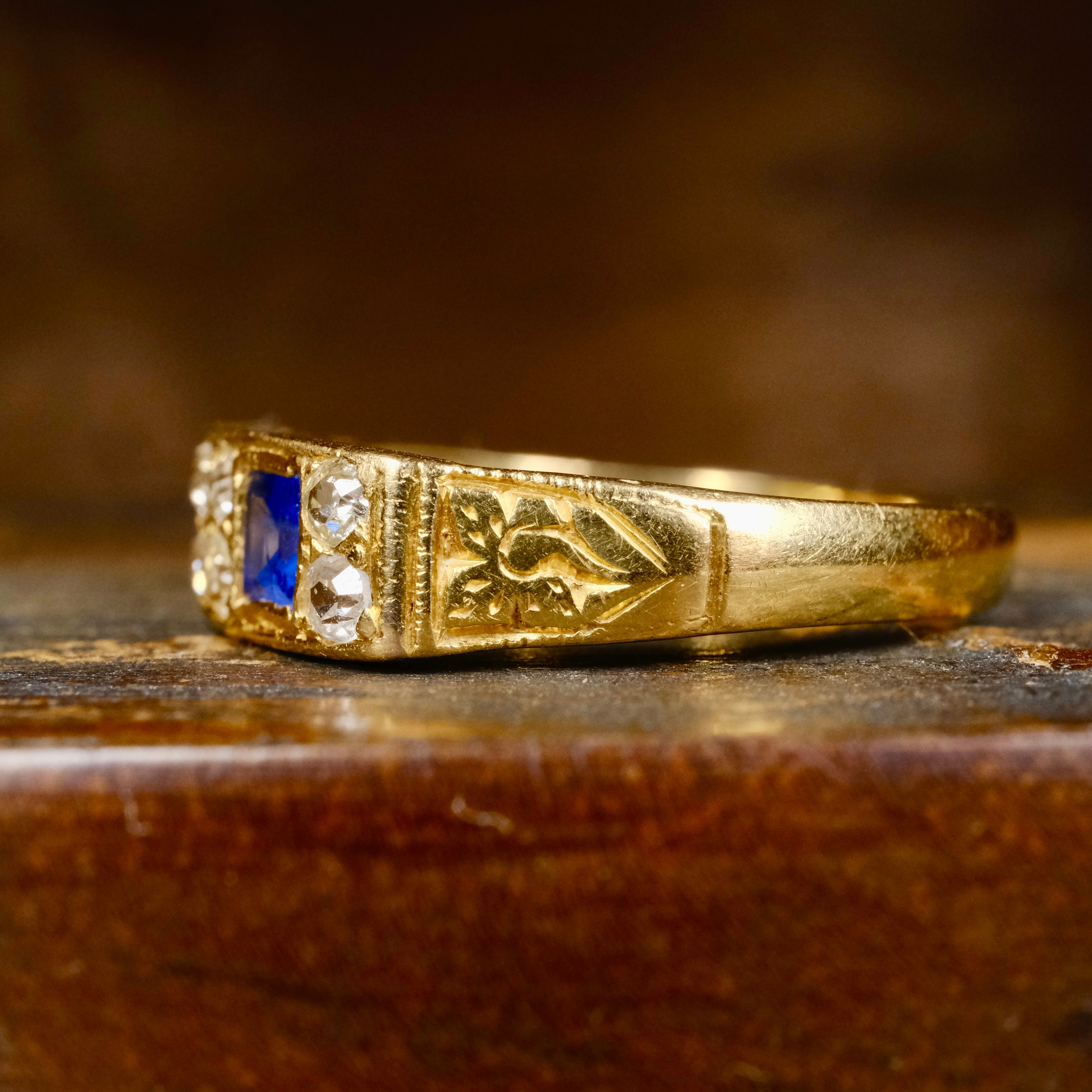 Antique 18ct Gold, Natural Cornflower Blue Sapphire & Old Cut Diamond Ring