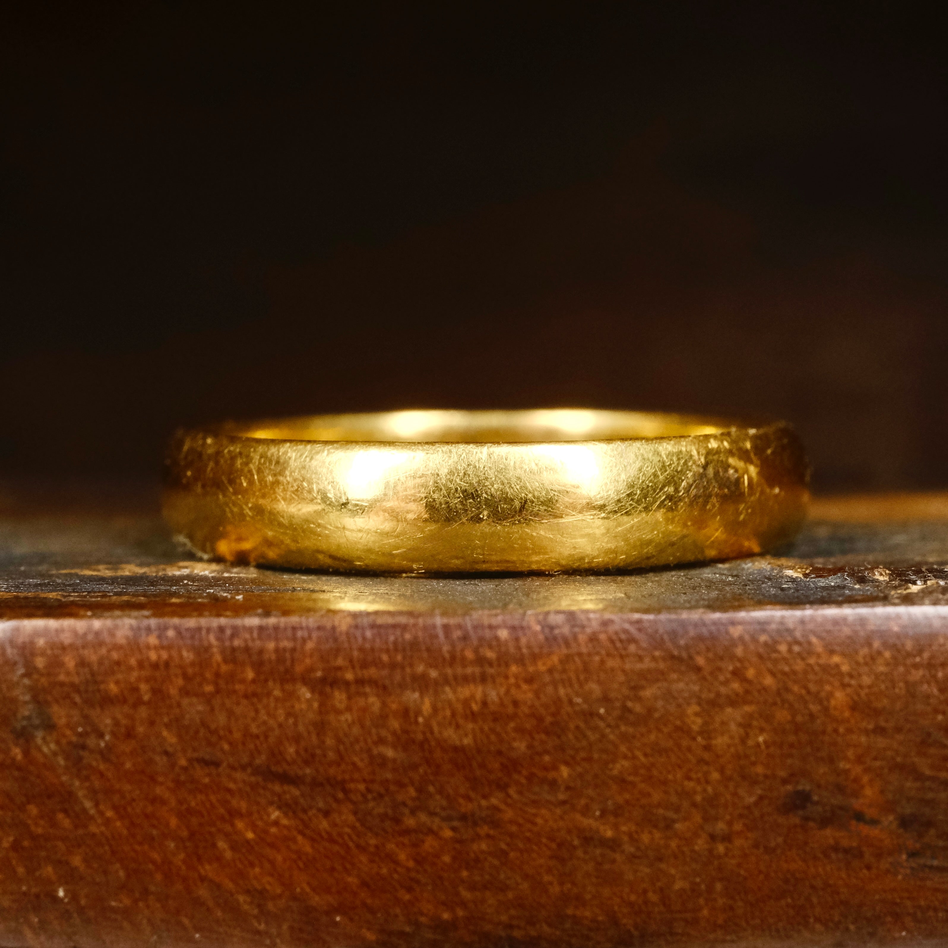 1930s Gents 22ct Gold Wedding Band Ring, 5.2 Grams