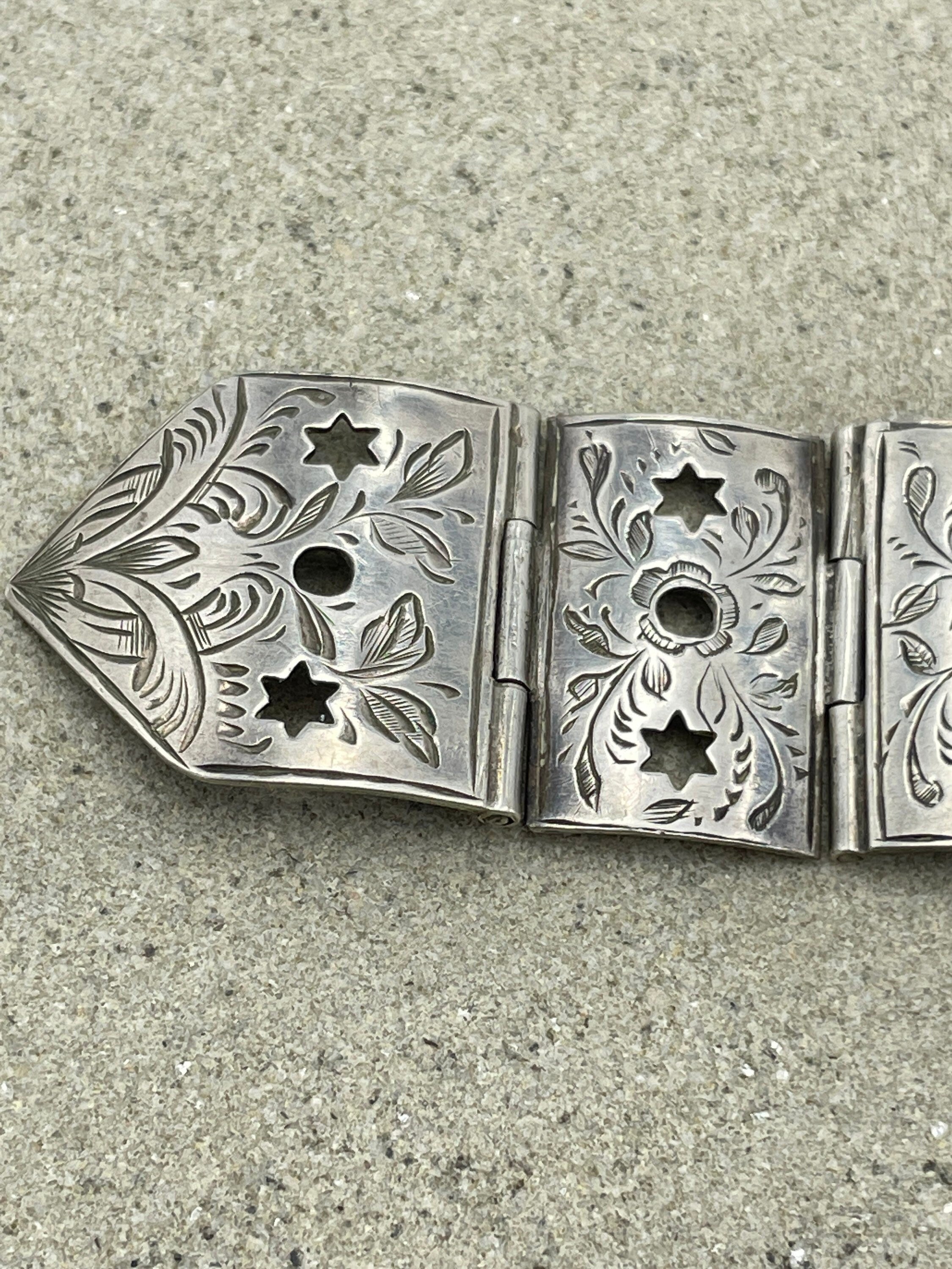 Victorian agate silver belt buckle bracelet c1880s