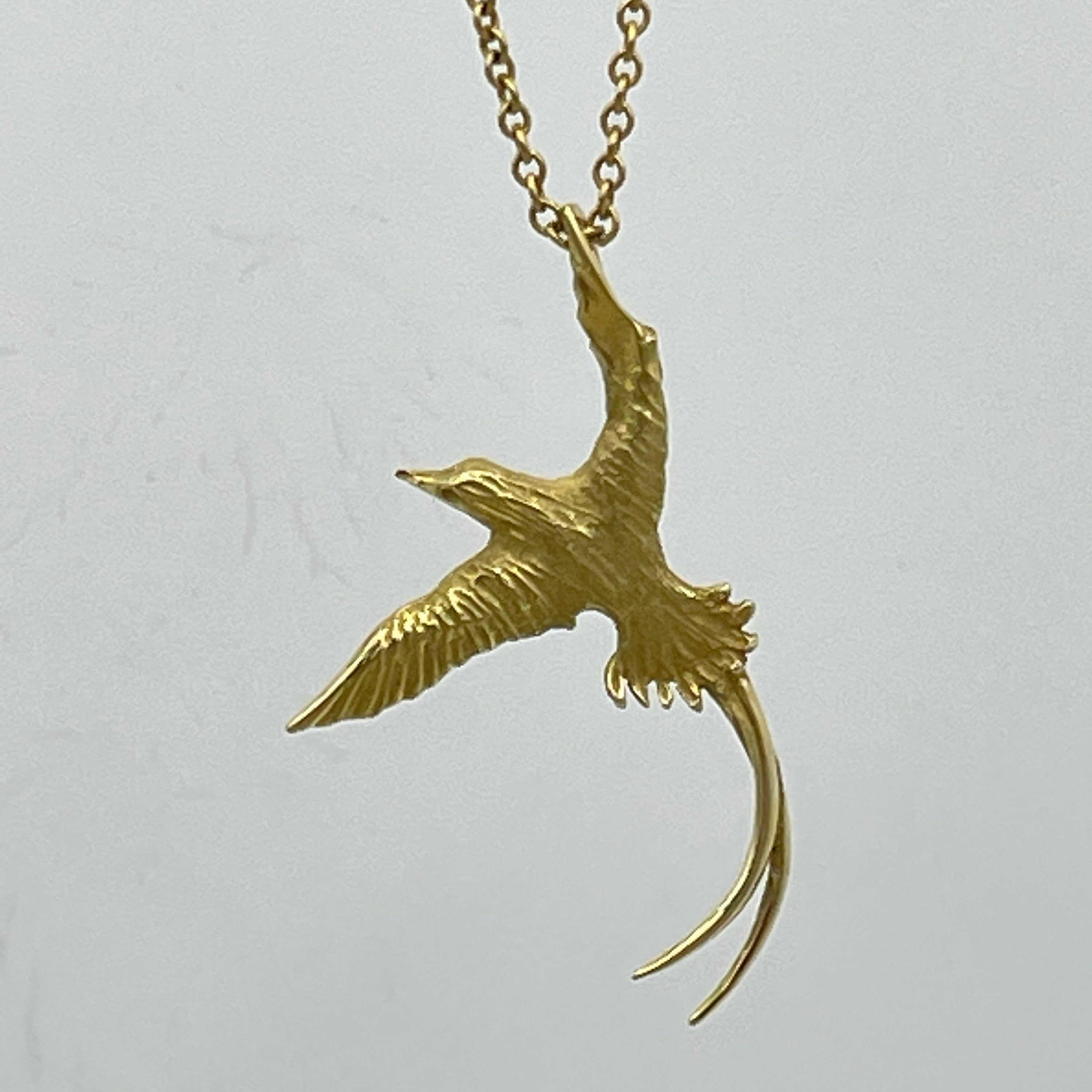 Vintage 18ct Gold bird of paradise pendant on 9ct Gold chain necklace