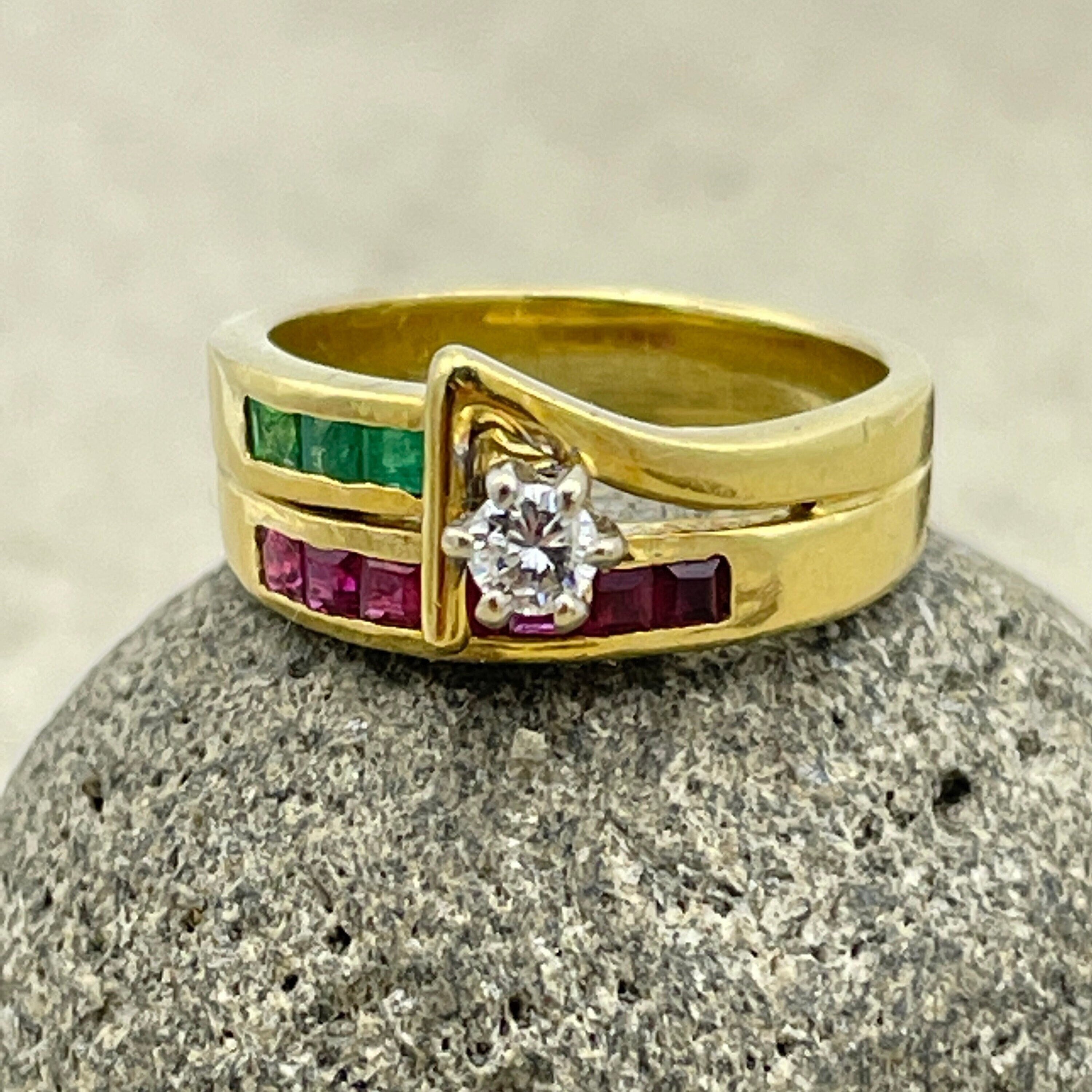 Vintage diamond, emerald and ruby 18ct gold ring, modernist style c1950s/60s