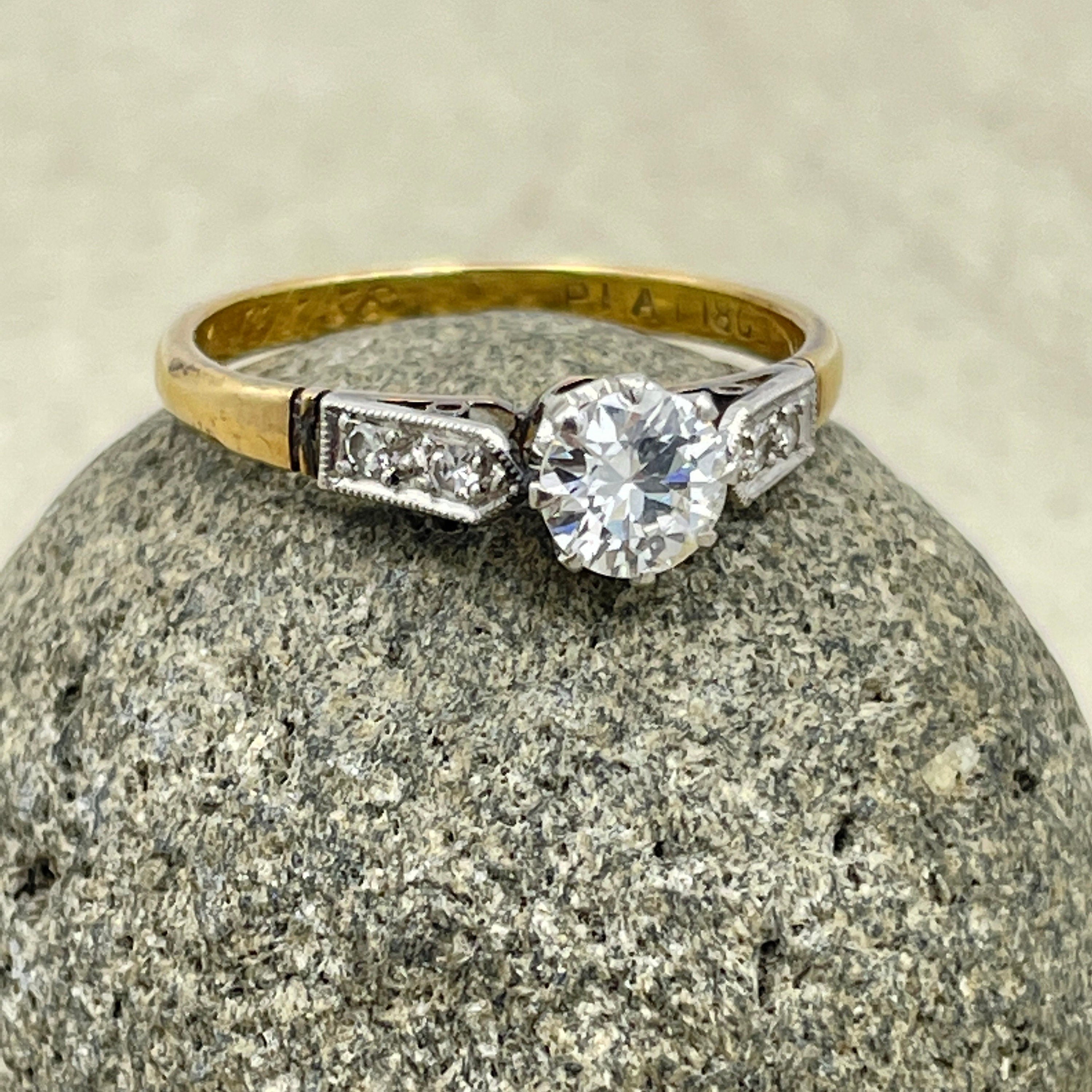 Vintage 1950s 18ct gold & platinum 0.50ct diamond solitaire engagement ring. diamond shoulders