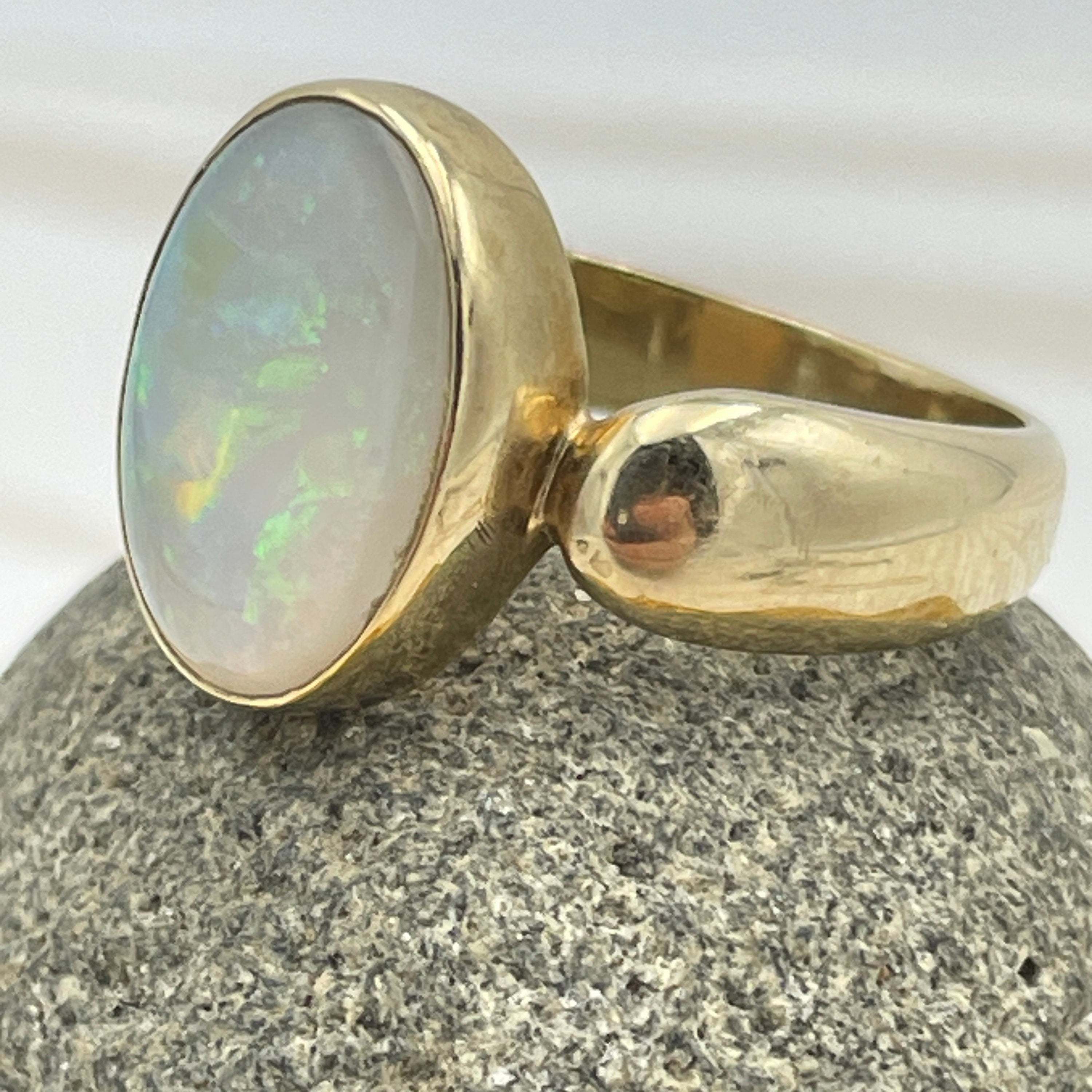 Modern, art deco style, opal 9ct gold ring