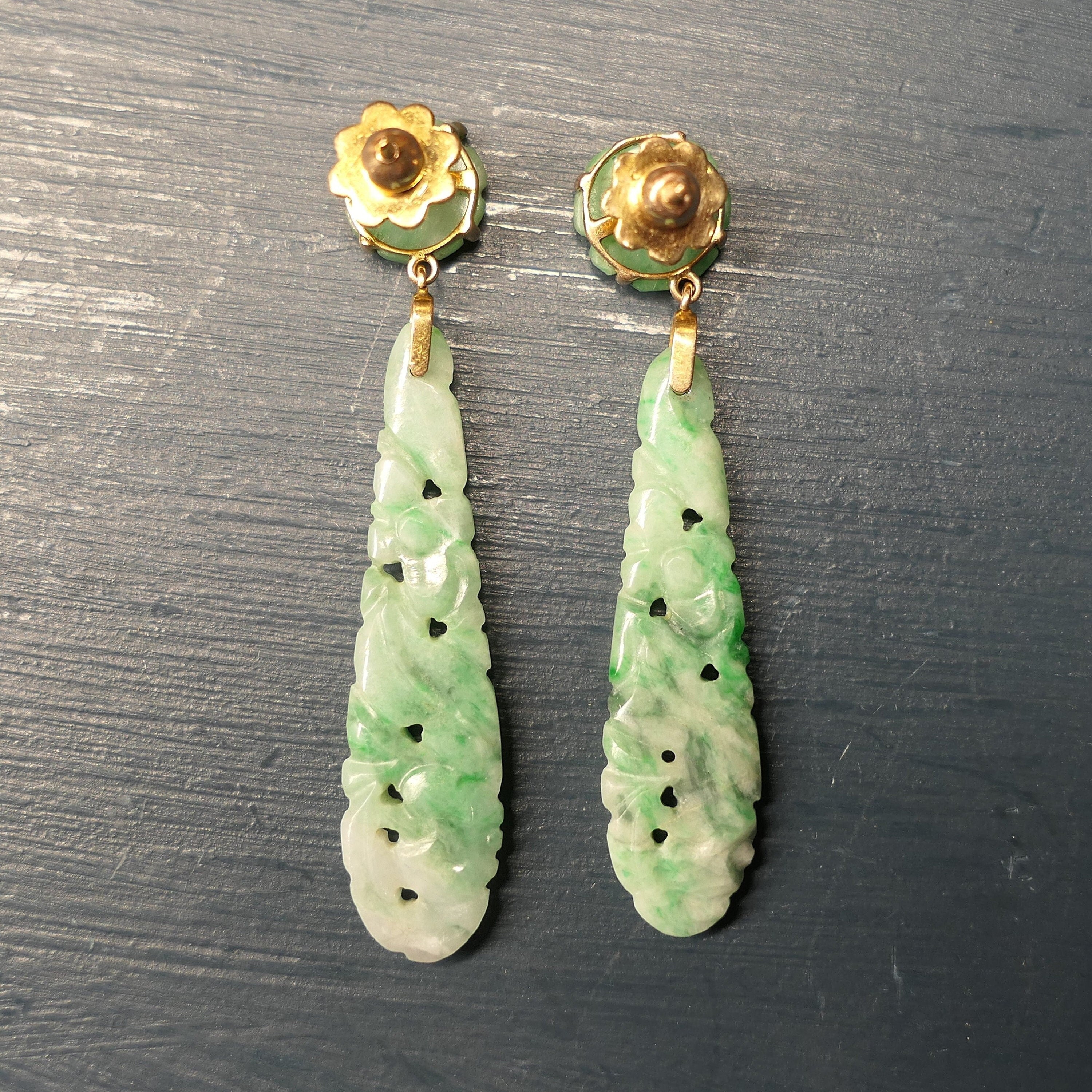 Original art deco carved pierced jade teardrop dangle earrings