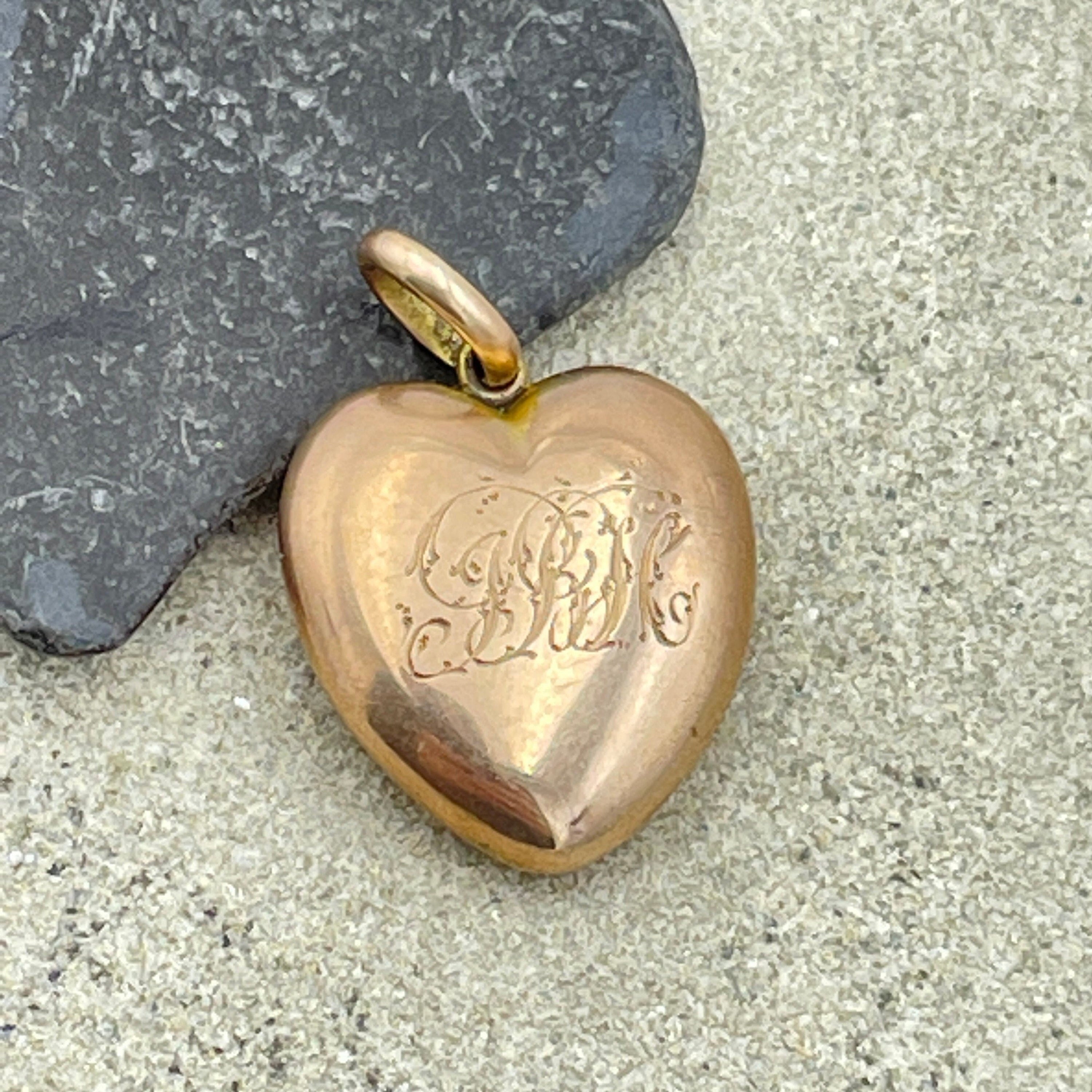 Victorian 10ct gold, heart shaped mourning locket, pendant