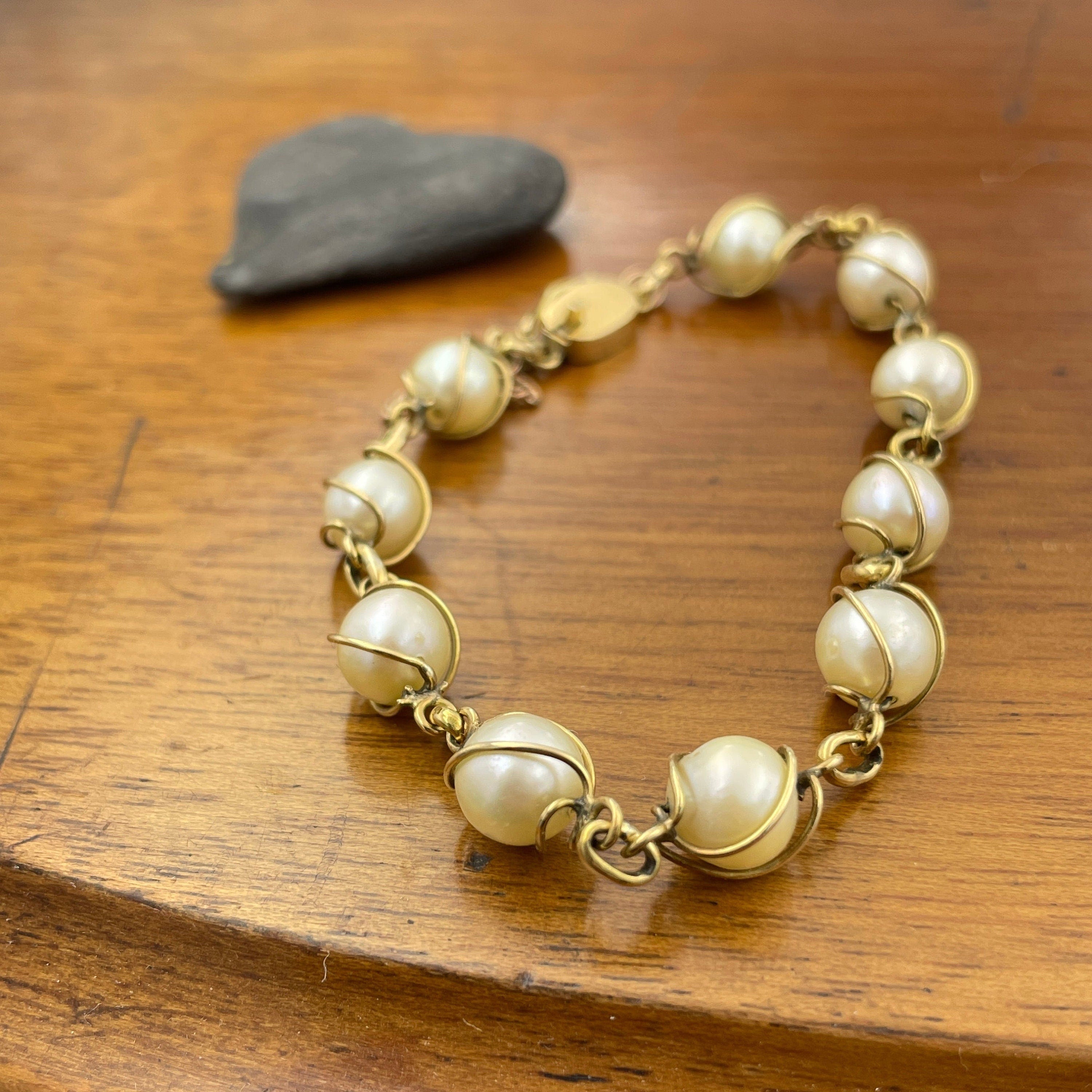 Early 20th Century, Arts & Crafts 18ct Gold, caged cultured Pearl bracelet