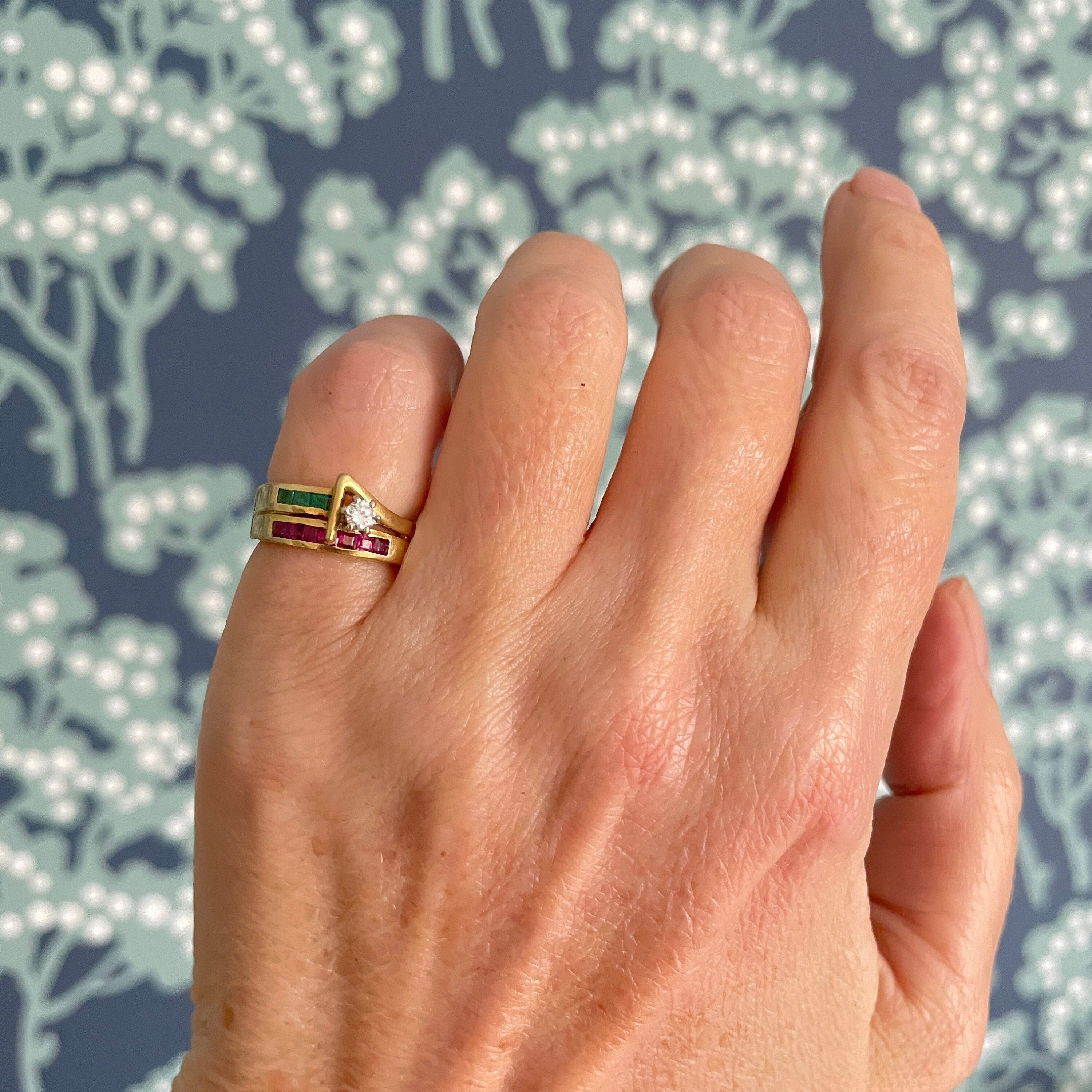 Vintage diamond, emerald and ruby 18ct gold ring, modernist style c1950s/60s