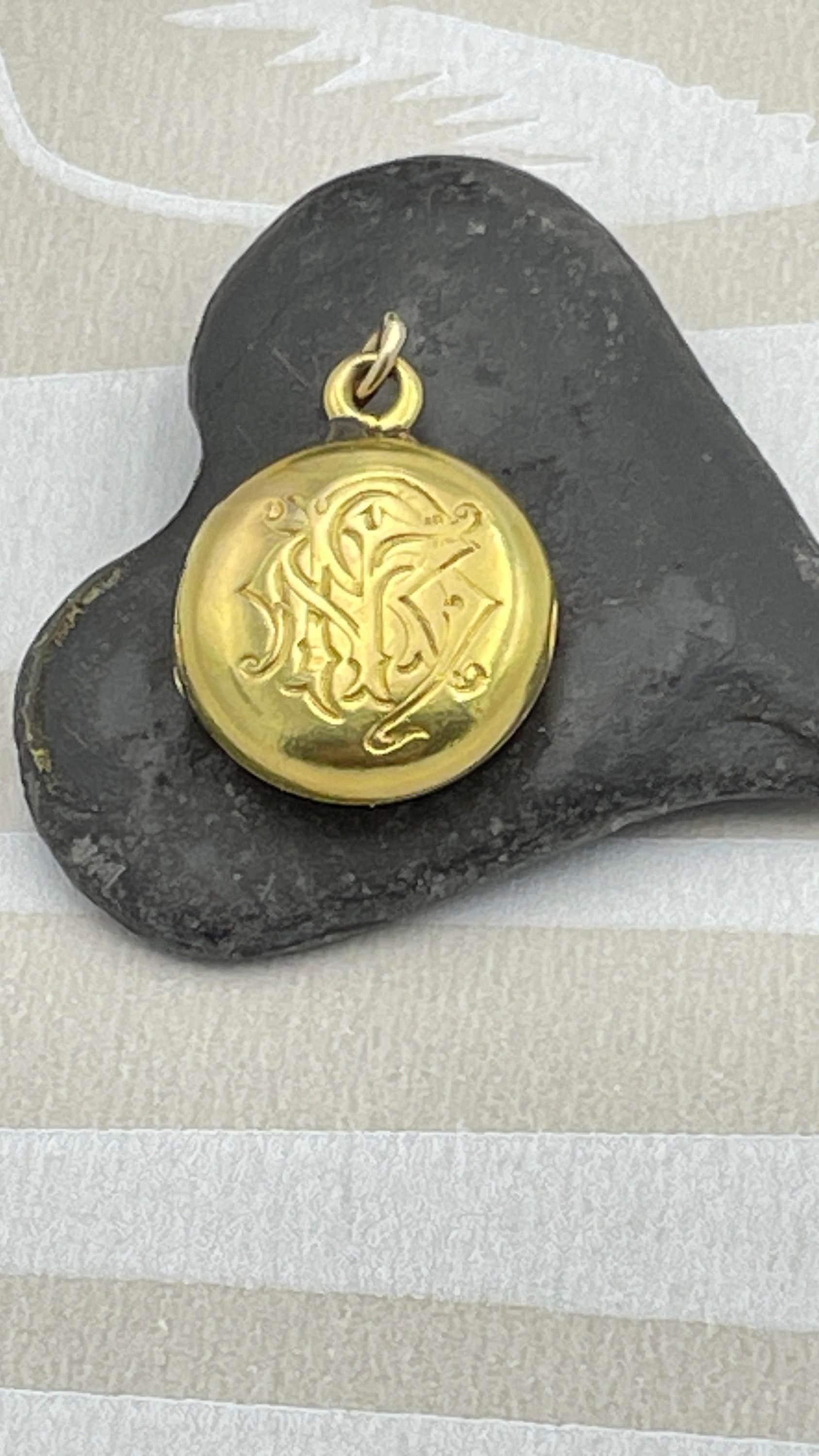 Victorian 15ct gold mourning locket