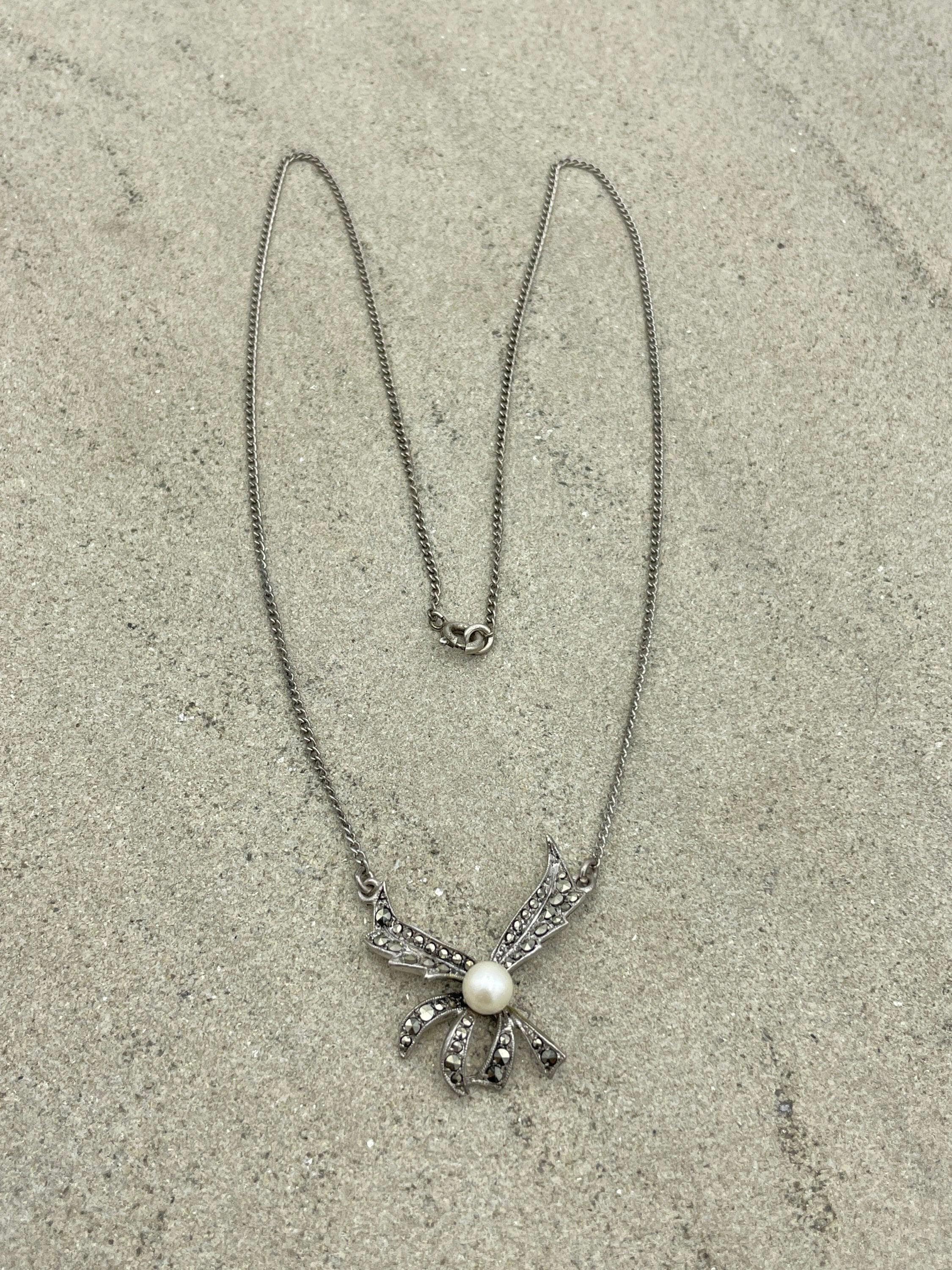 Vintage sterling silver marcasite and cultured pearl pendant chain necklace c1950s