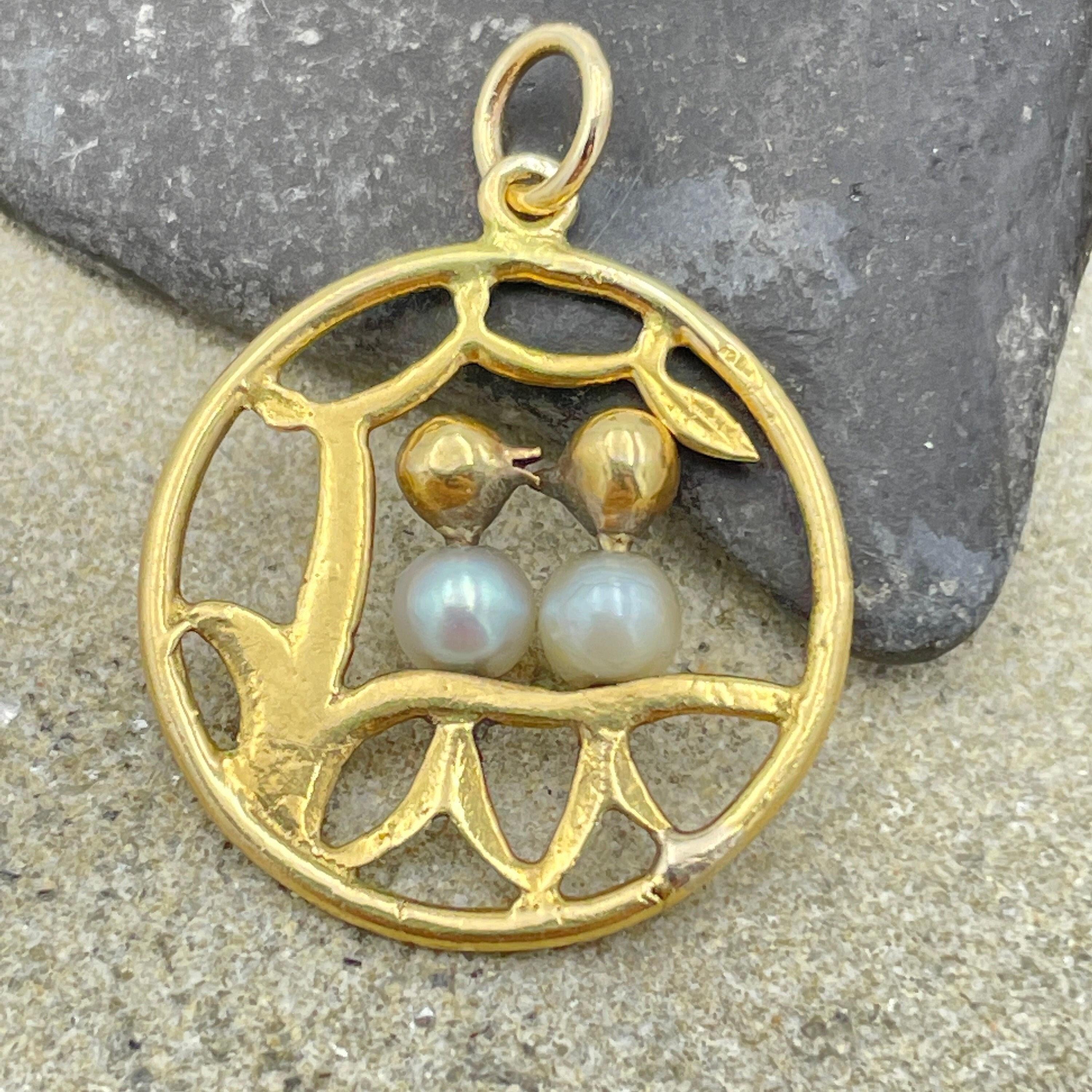 Vintage handmade 9ct gold and seed pearl love birds pendant